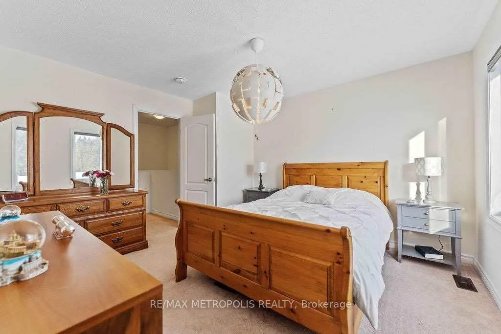 Photo 8 of 45 Deneb Street, Barrie, Ardagh — HOMEH