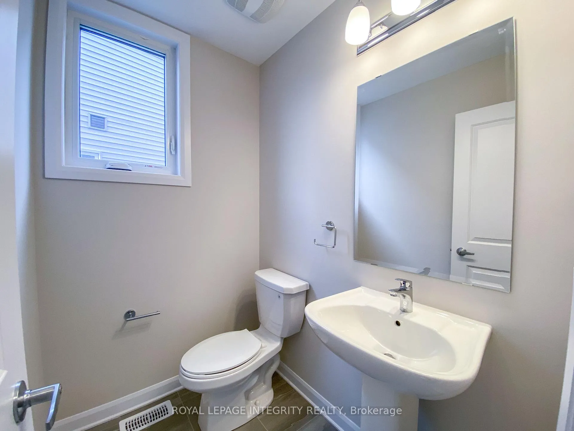Photo 8 of 1043 Speedvale Court, Ottawa, Kanata - Kanata Lakes/Heritage Hills — HOMEH
