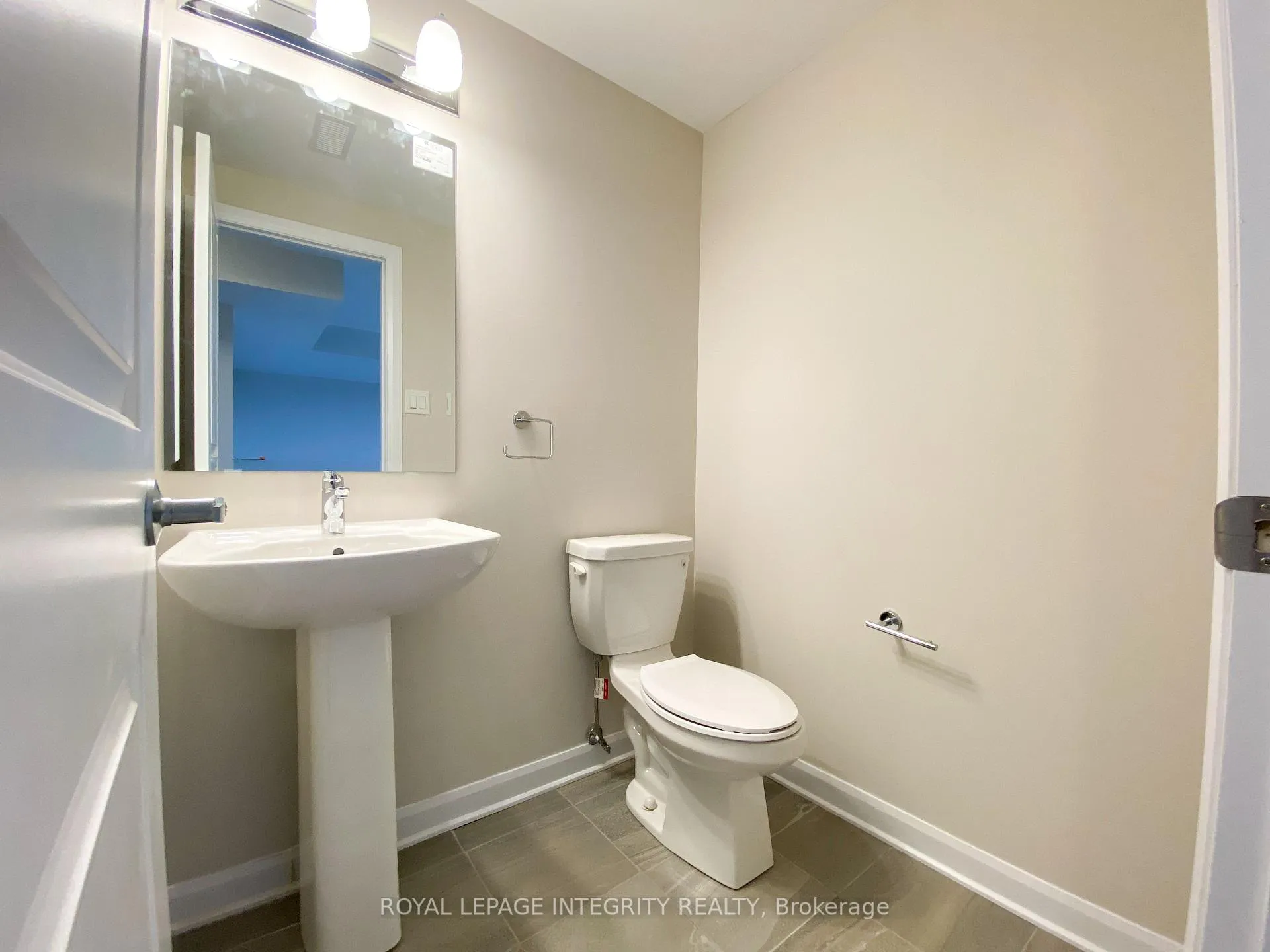 Photo 12 of 1043 Speedvale Court, Ottawa, Kanata - Kanata Lakes/Heritage Hills — HOMEH