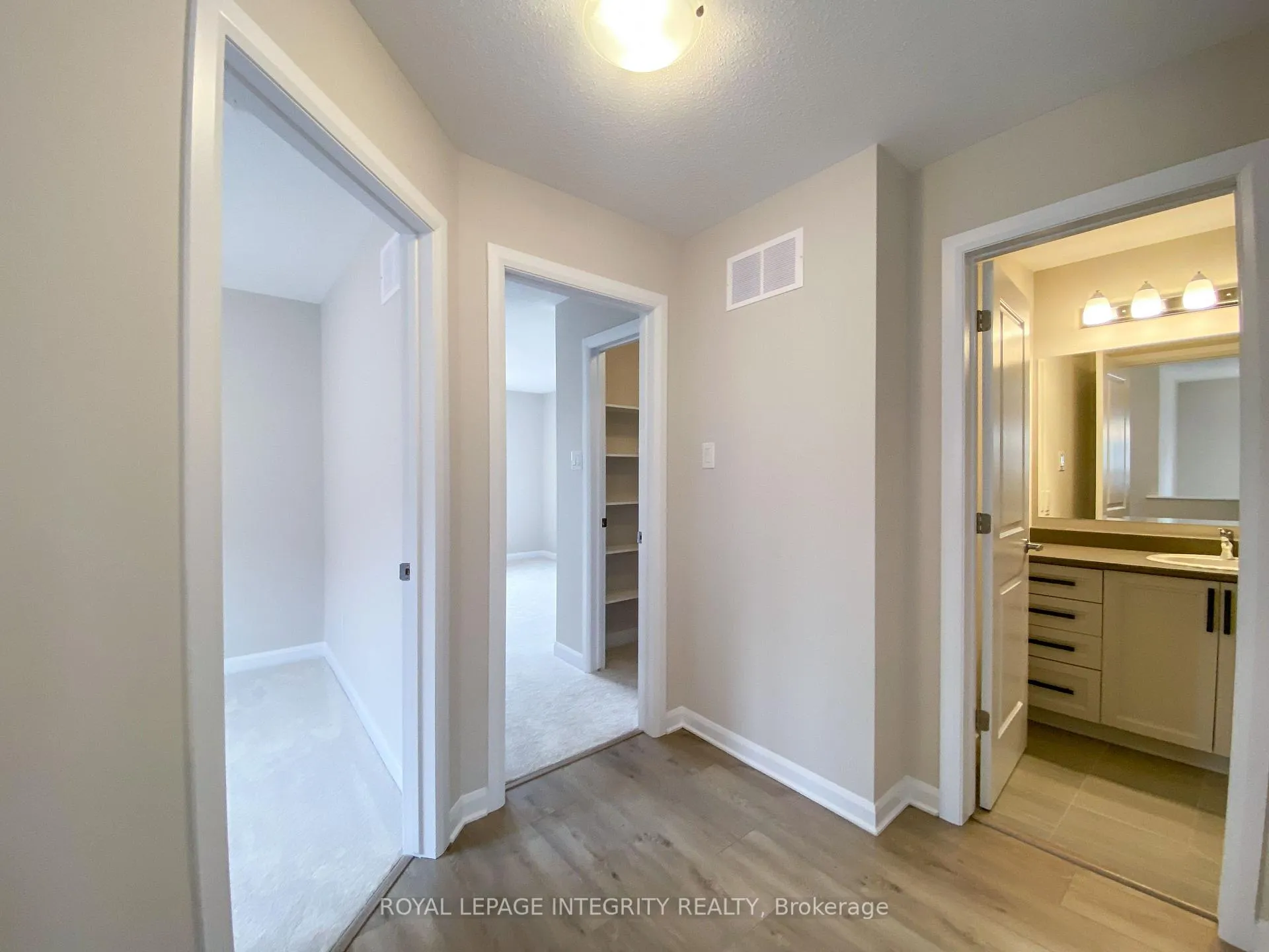 Photo 15 of 1043 Speedvale Court, Ottawa, Kanata - Kanata Lakes/Heritage Hills — HOMEH