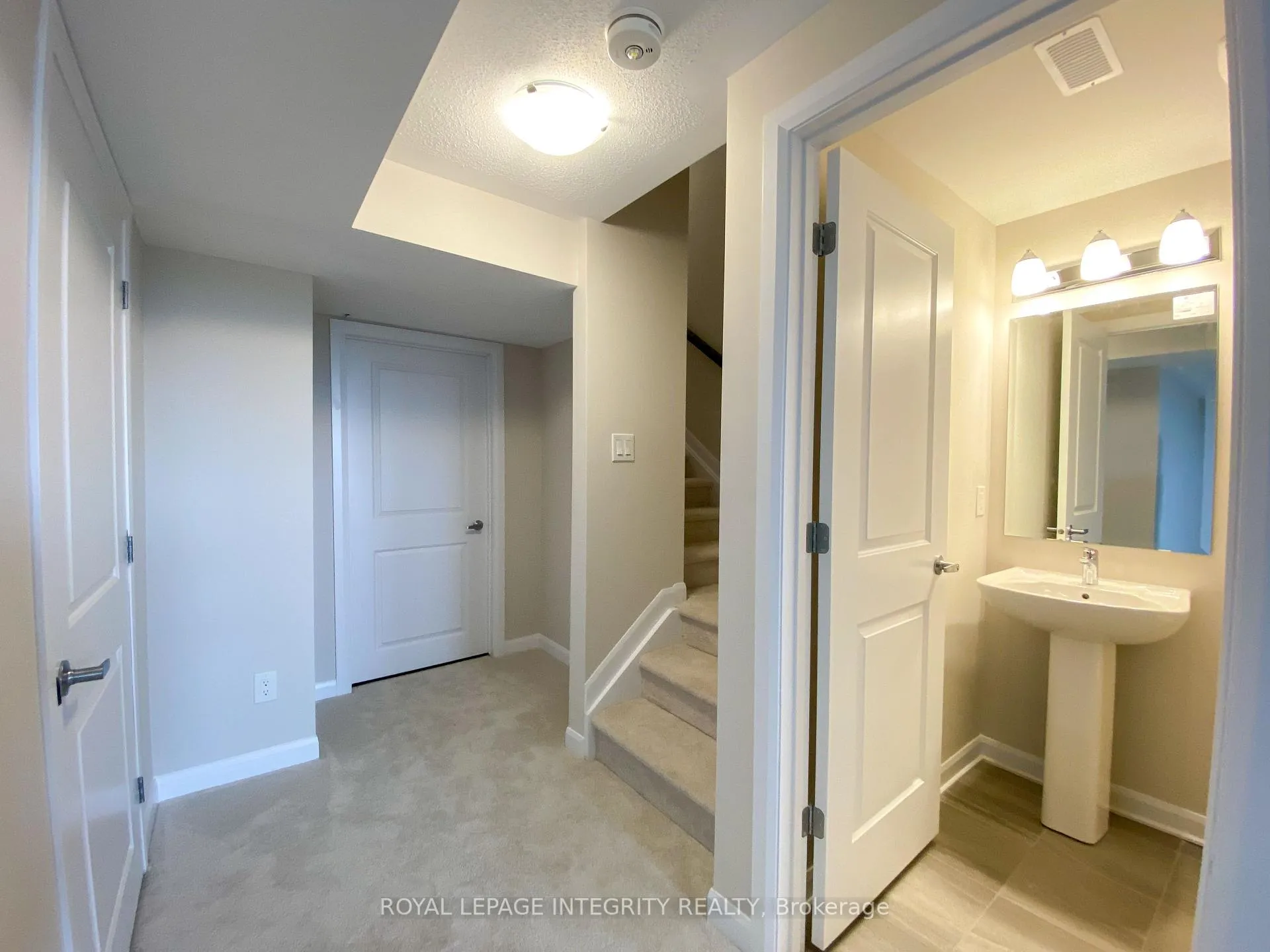 Photo 29 of 1043 Speedvale Court, Ottawa, Kanata - Kanata Lakes/Heritage Hills — HOMEH