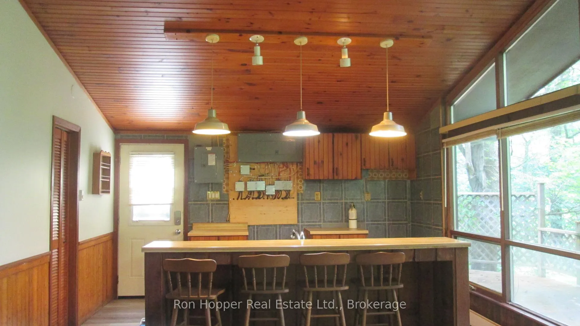 Photo 8 of 140 Sunset Beach Road, Meaford — HOMEH
