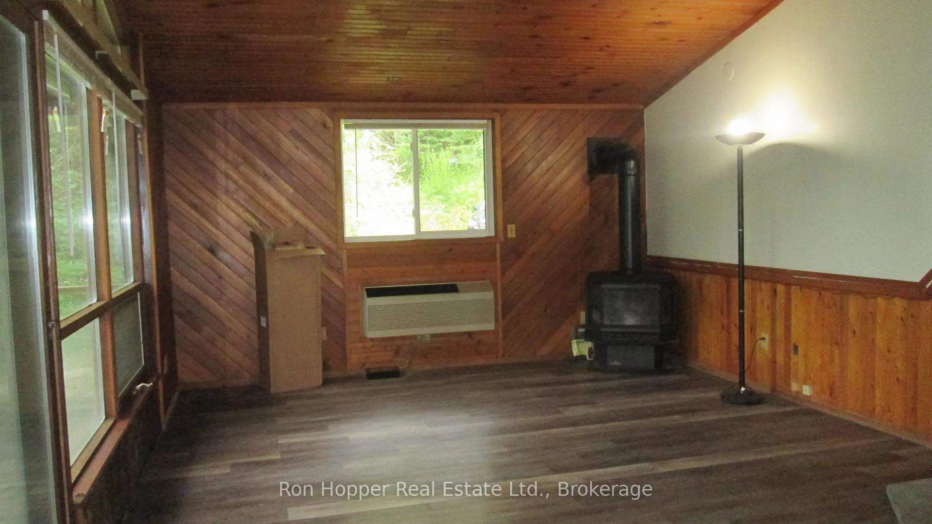 Photo 13 of 140 Sunset Beach Road, Meaford — HOMEH