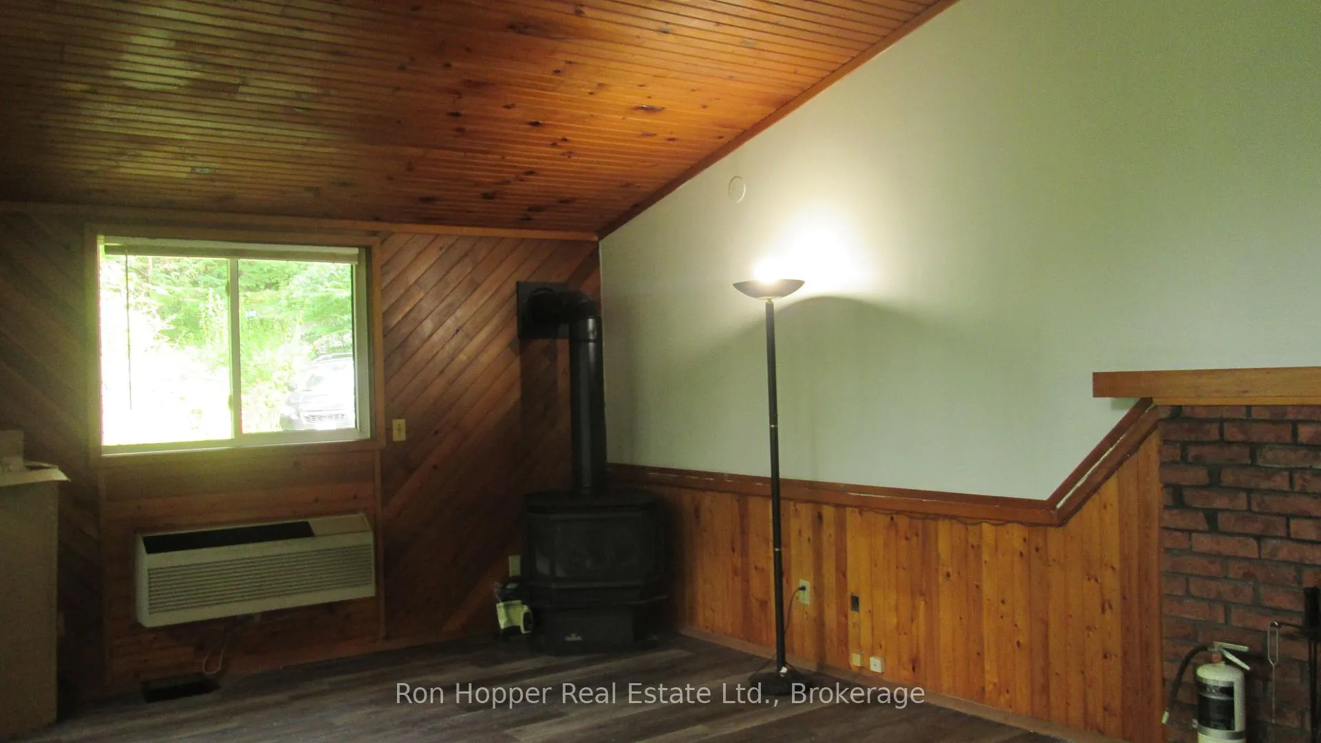 Photo 14 of 140 Sunset Beach Road, Meaford — HOMEH