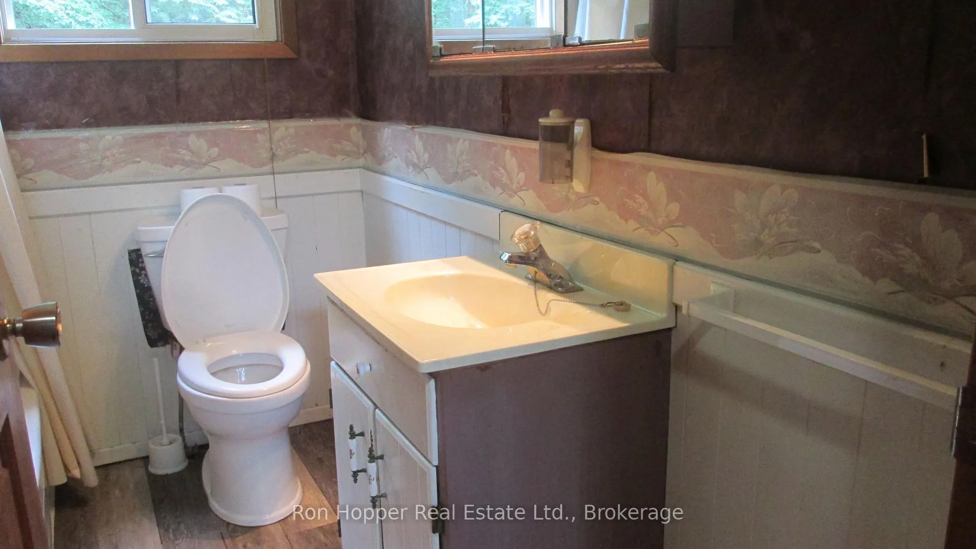 Photo 18 of 140 Sunset Beach Road, Meaford — HOMEH