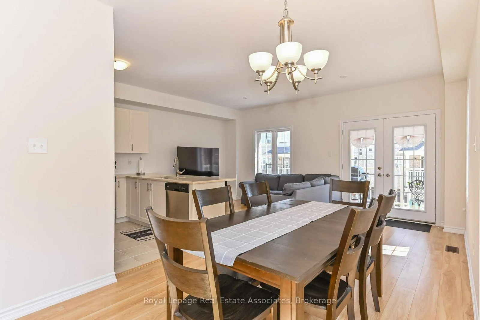 Photo 3 of Unit 26, 88 Decorso Drive, Guelph, Kortright East — HOMEH