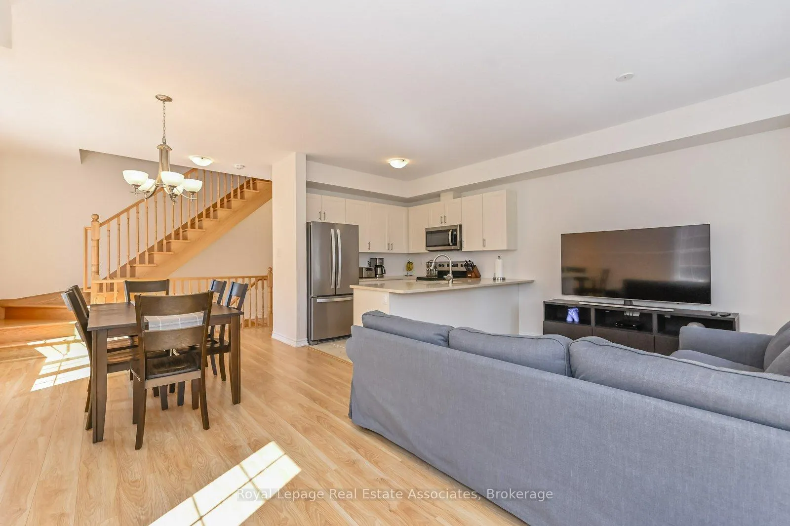 Photo 4 of Unit 26, 88 Decorso Drive, Guelph, Kortright East — HOMEH