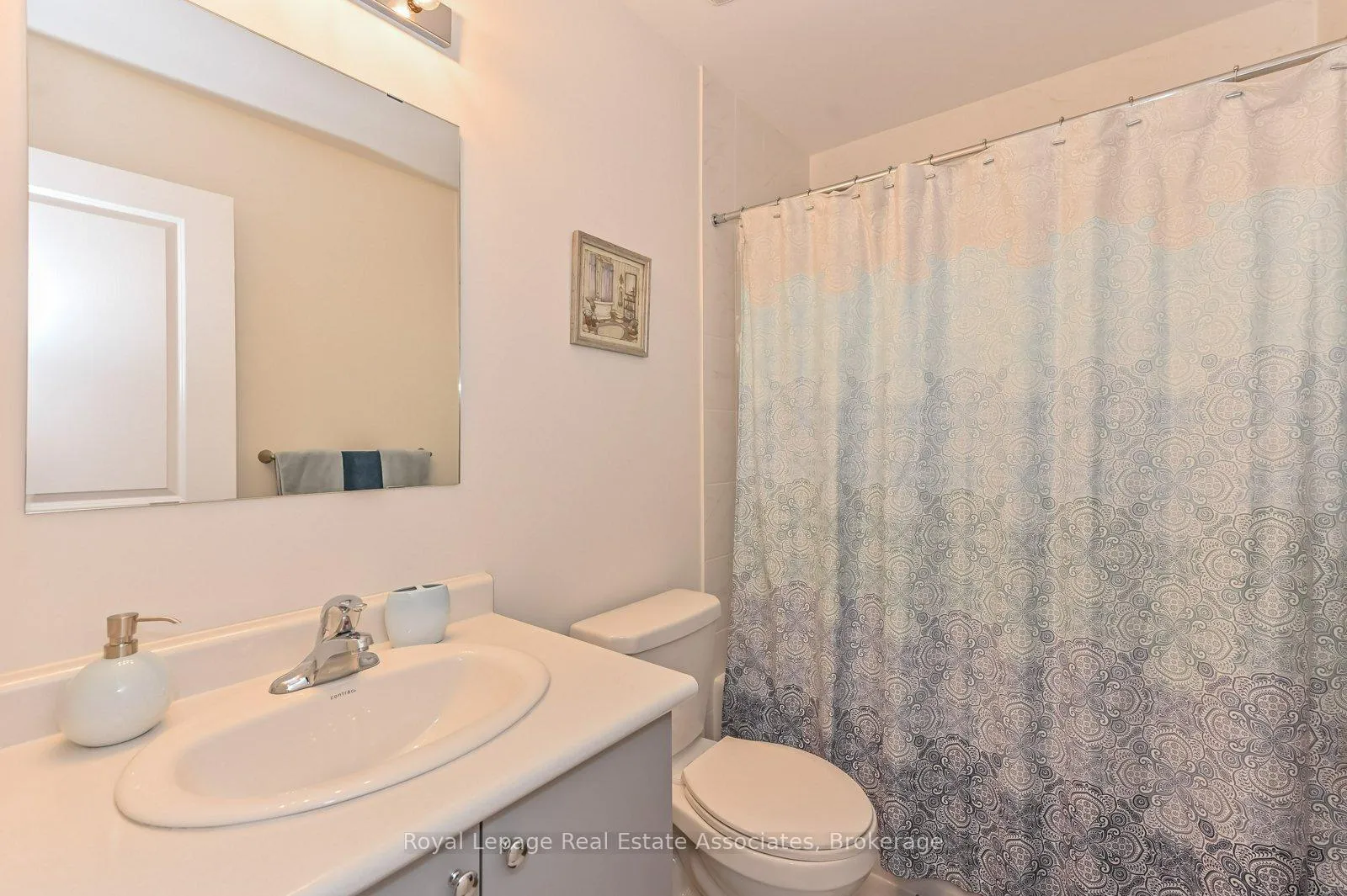 Photo 10 of Unit 26, 88 Decorso Drive, Guelph, Kortright East — HOMEH
