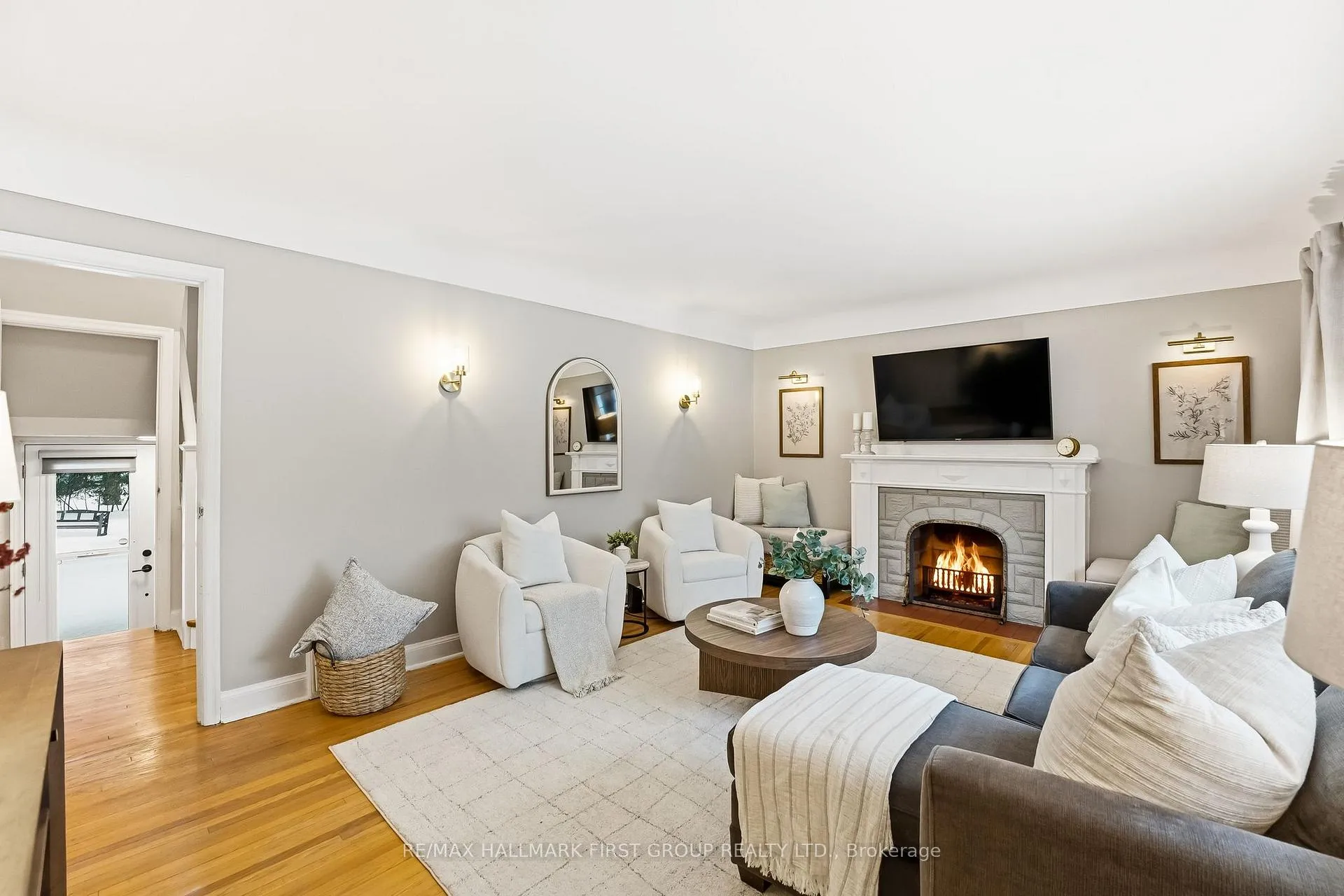 Photo 9 of 98 Sutherland Avenue, Oshawa, O'Neill — HOMEH