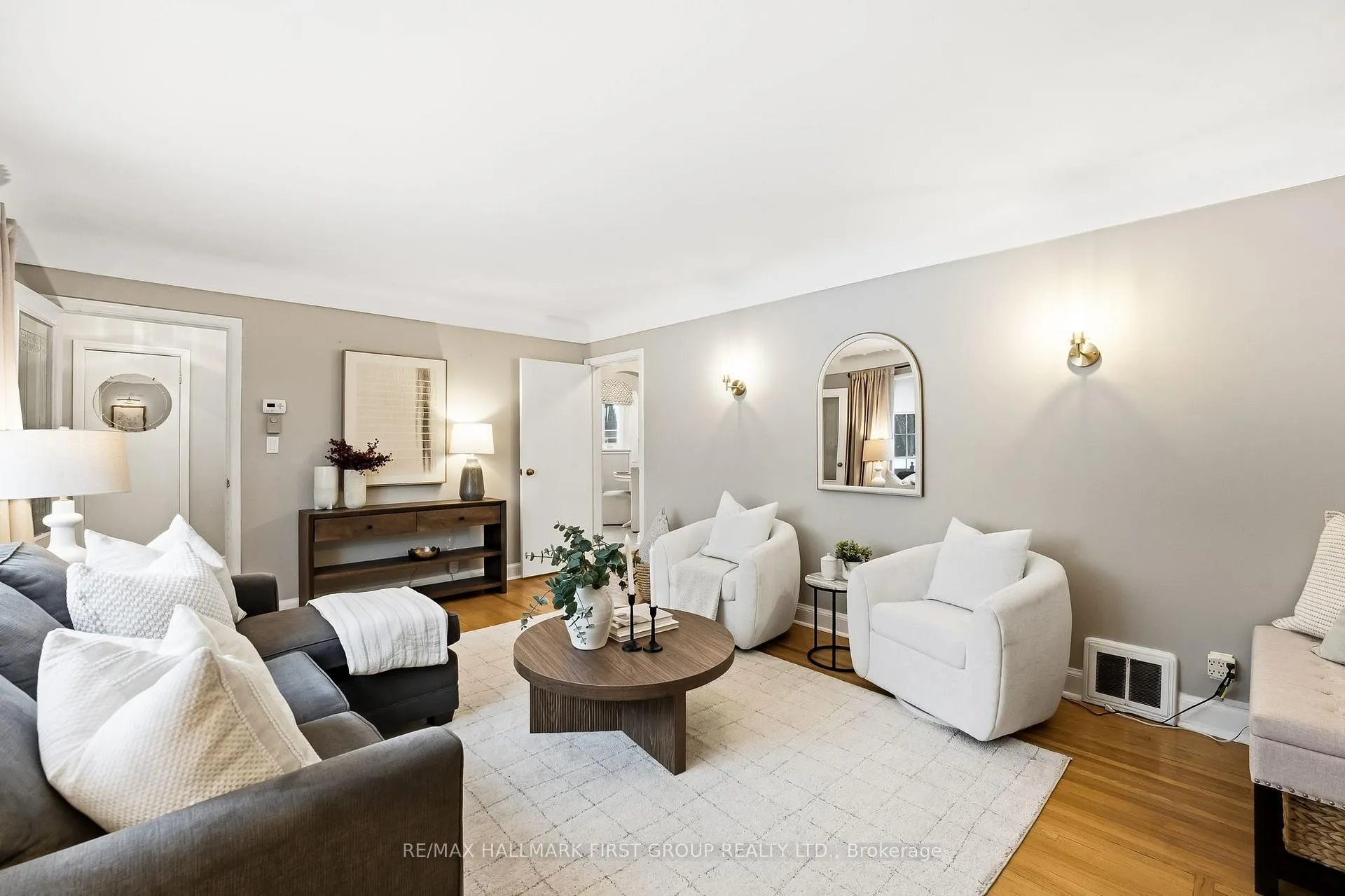 Photo 10 of 98 Sutherland Avenue, Oshawa, O'Neill — HOMEH