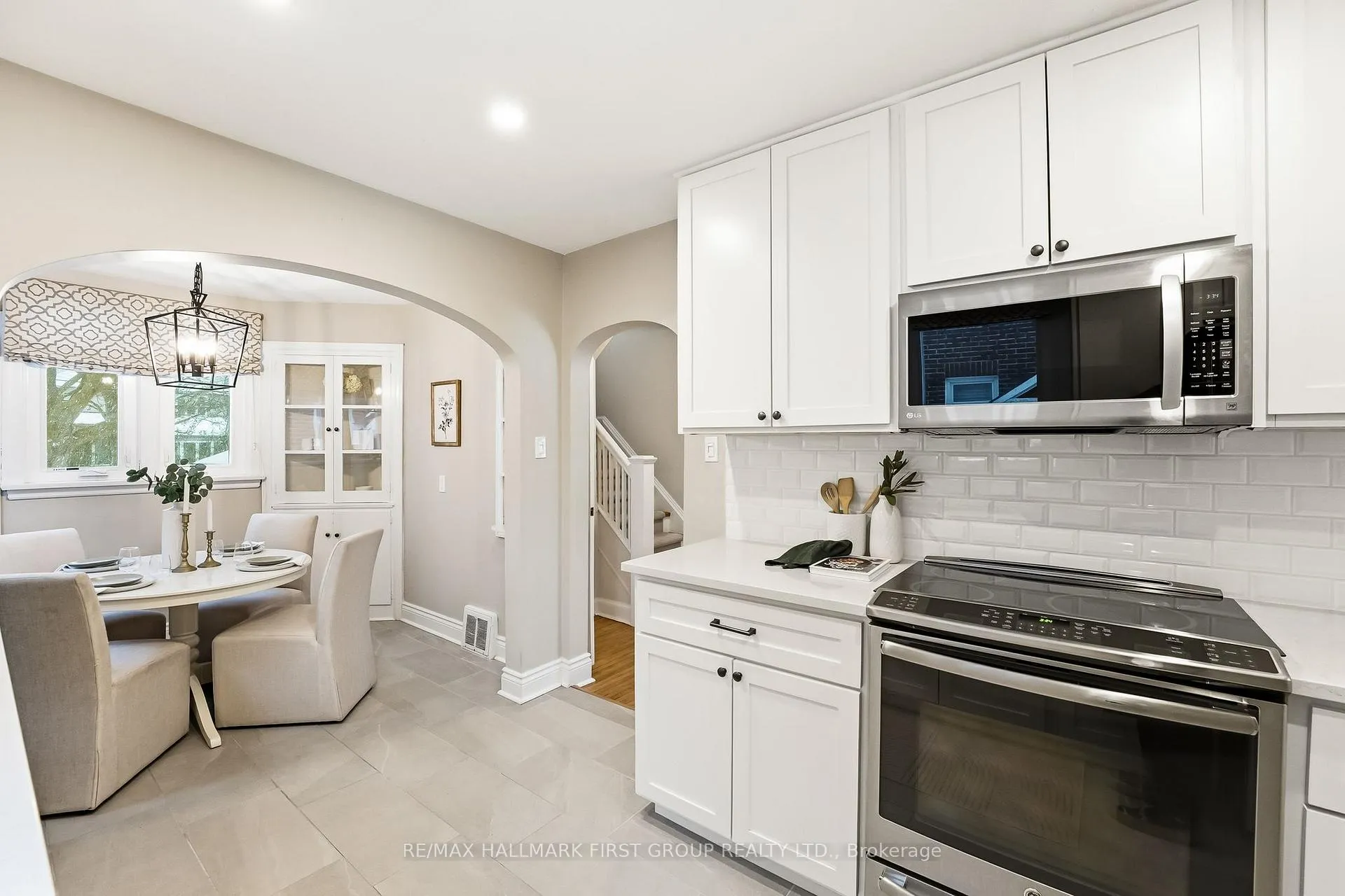 Photo 14 of 98 Sutherland Avenue, Oshawa, O'Neill — HOMEH