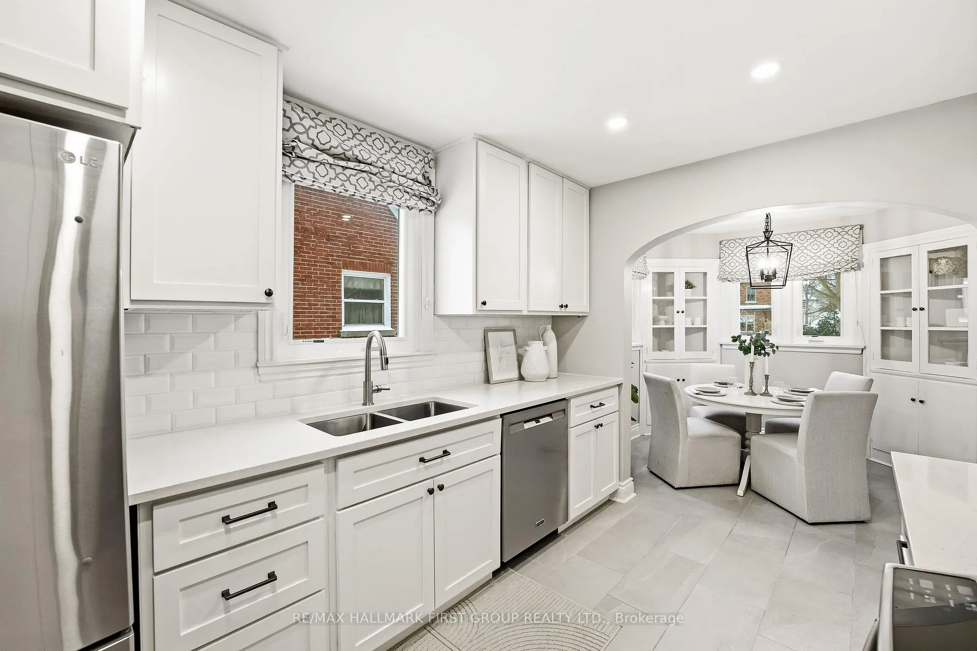Photo 16 of 98 Sutherland Avenue, Oshawa, O'Neill — HOMEH