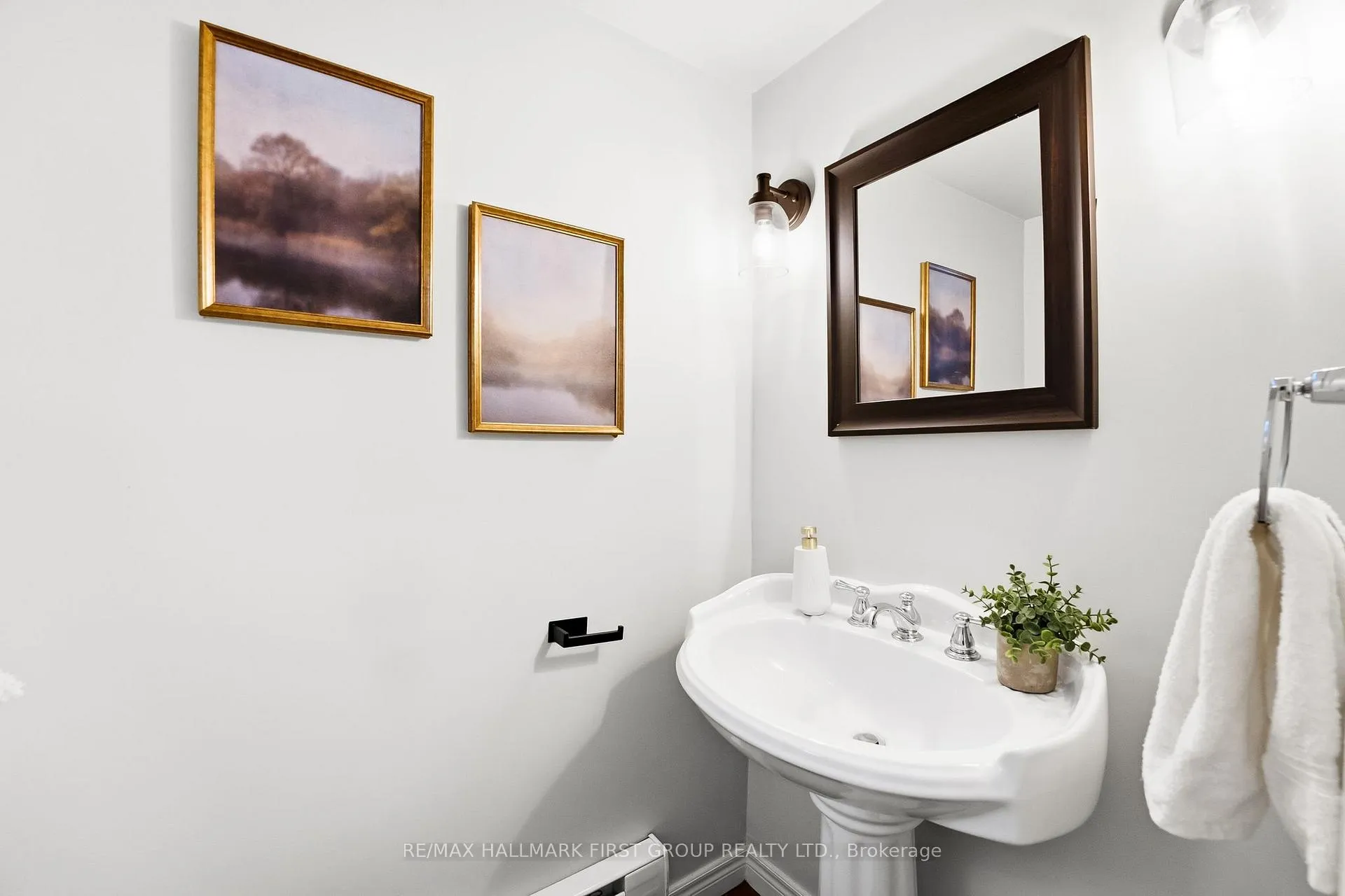 Photo 22 of 98 Sutherland Avenue, Oshawa, O'Neill — HOMEH