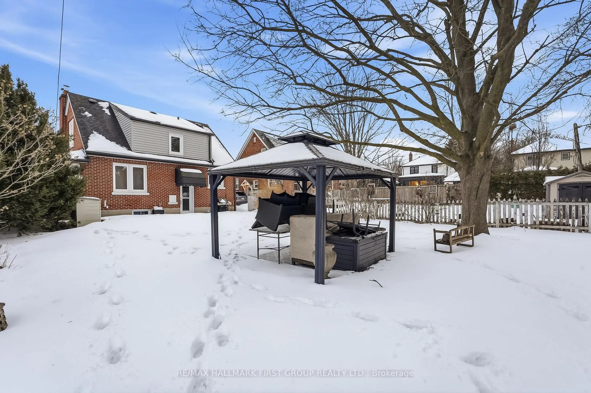 Photo 39 of 98 Sutherland Avenue, Oshawa, O'Neill — HOMEH