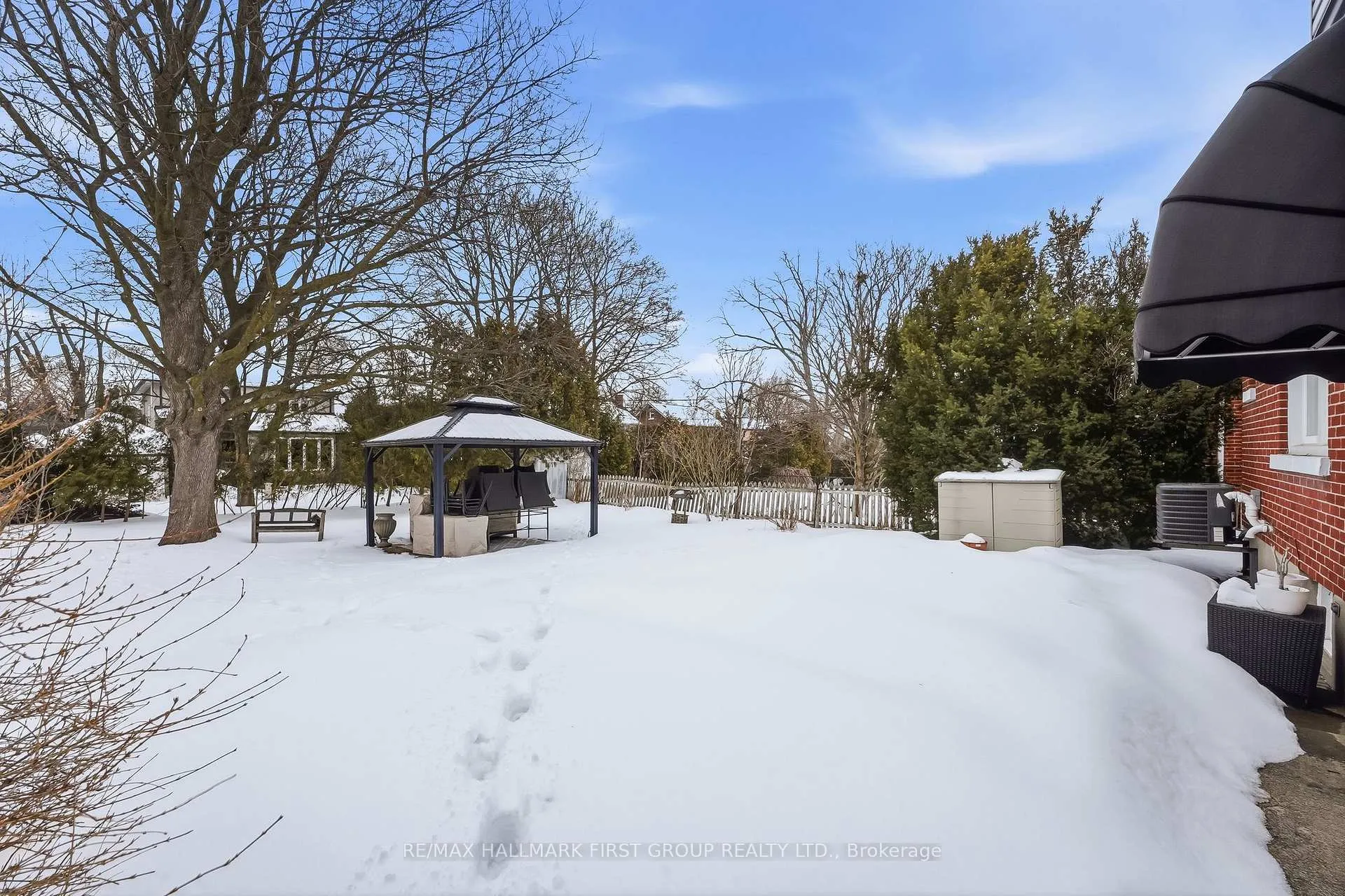 Photo 42 of 98 Sutherland Avenue, Oshawa, O'Neill — HOMEH