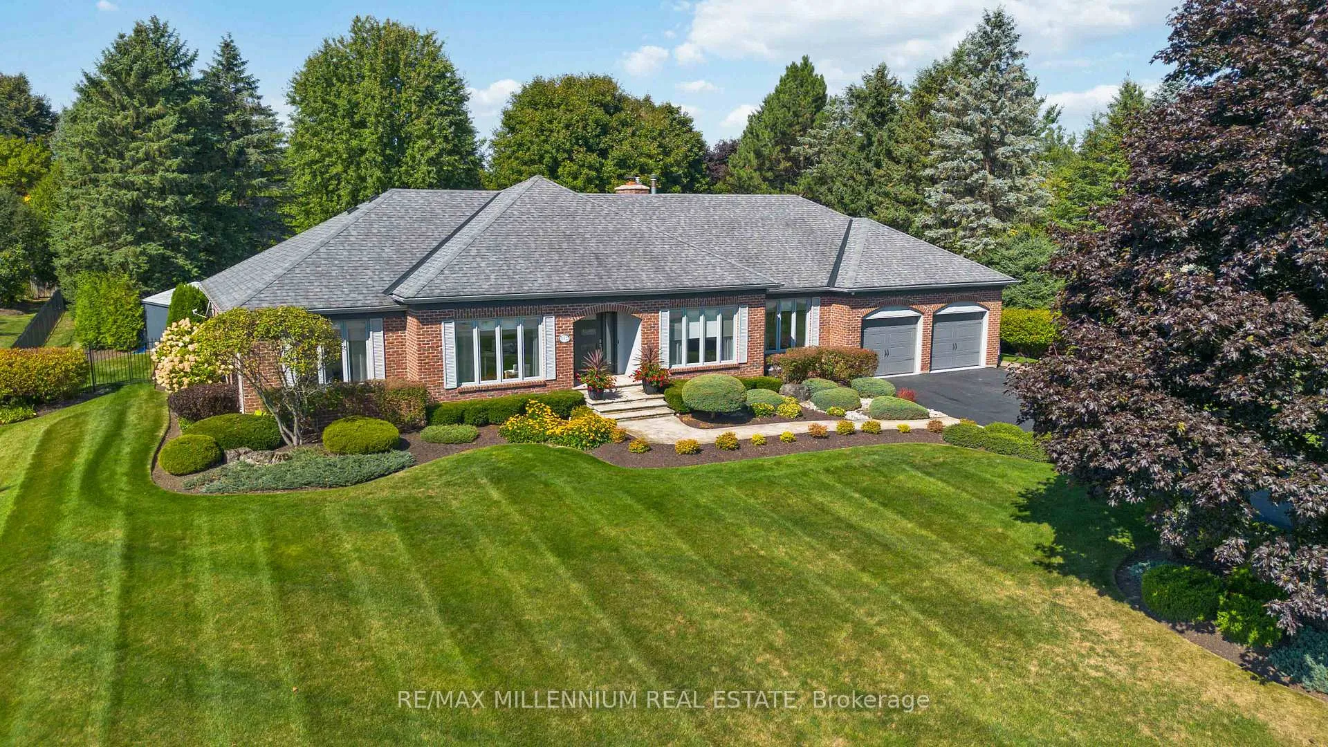 Photo 2 of 112 Cobblestone Place, Guelph/Eramosa, Rockwood — HOMEH