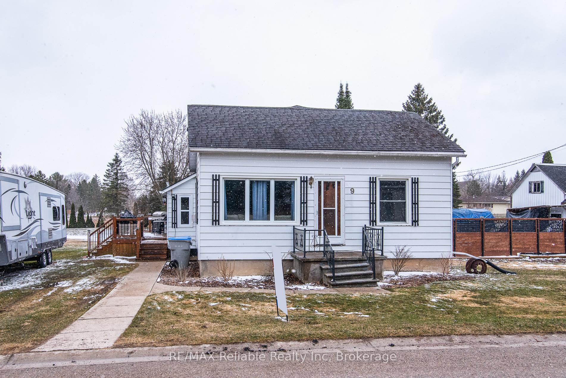 Photo 3 of 9 William Street, Huron East, Egmondville — HOMEH