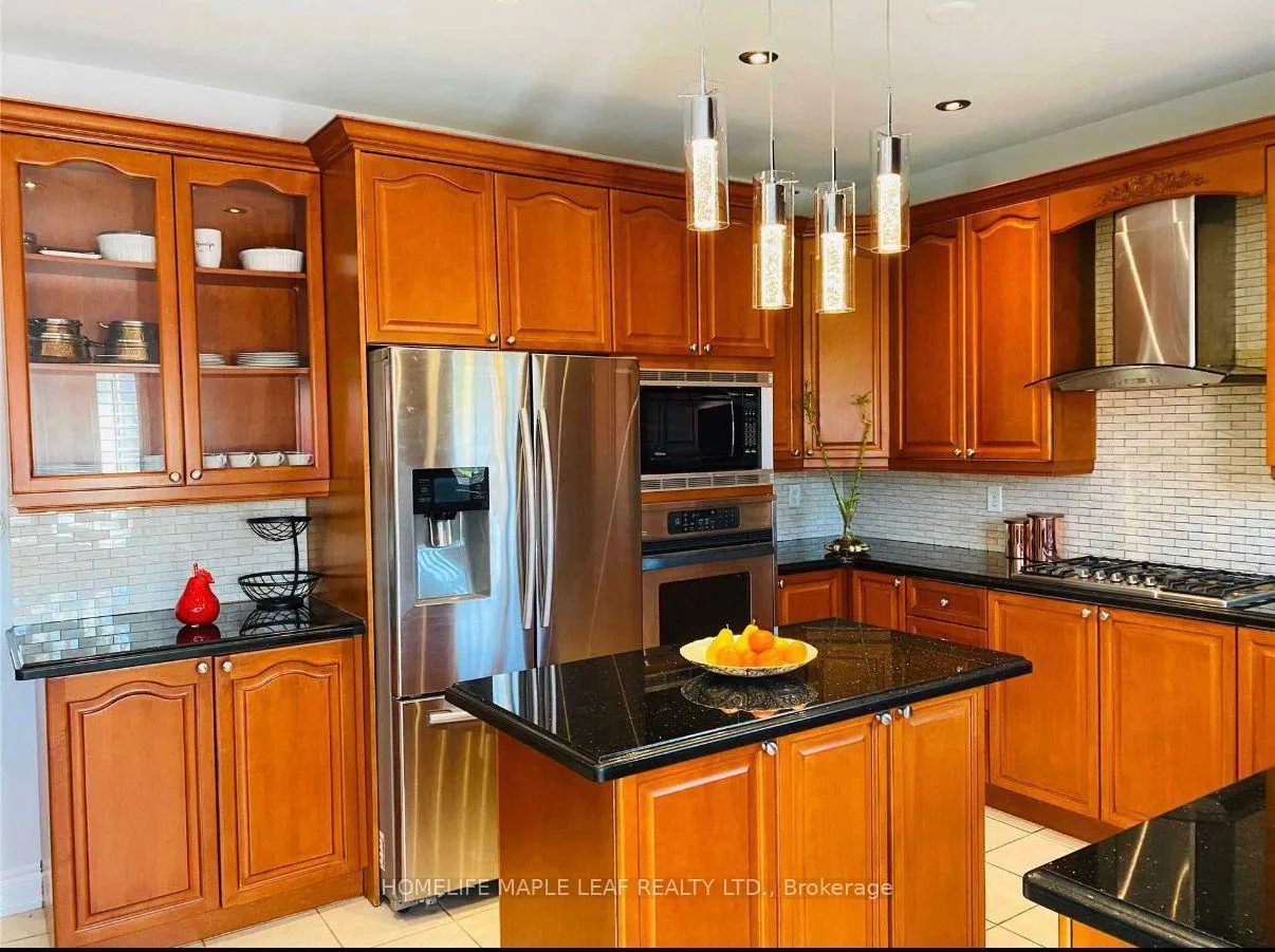 Photo 6 of 92 Edenbrook Hill Drive, Brampton, Fletcher's Meadow — HOMEH