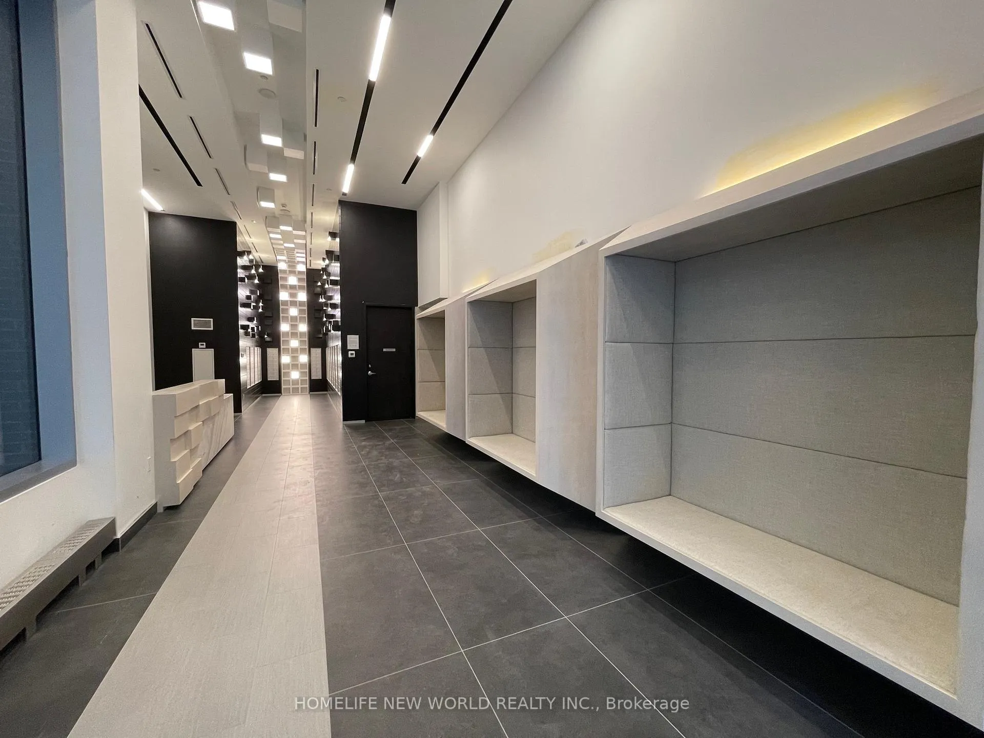 Photo 2 of Unit 709, 195 Redpath Avenue, Toronto, Mount Pleasant West — HOMEH