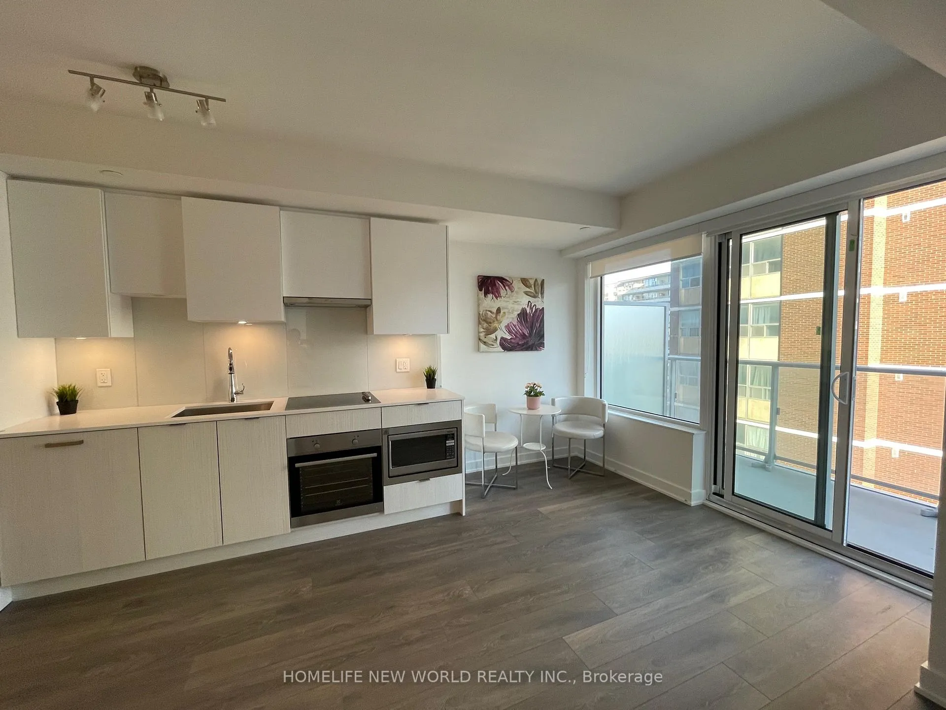 Photo 5 of Unit 709, 195 Redpath Avenue, Toronto, Mount Pleasant West — HOMEH