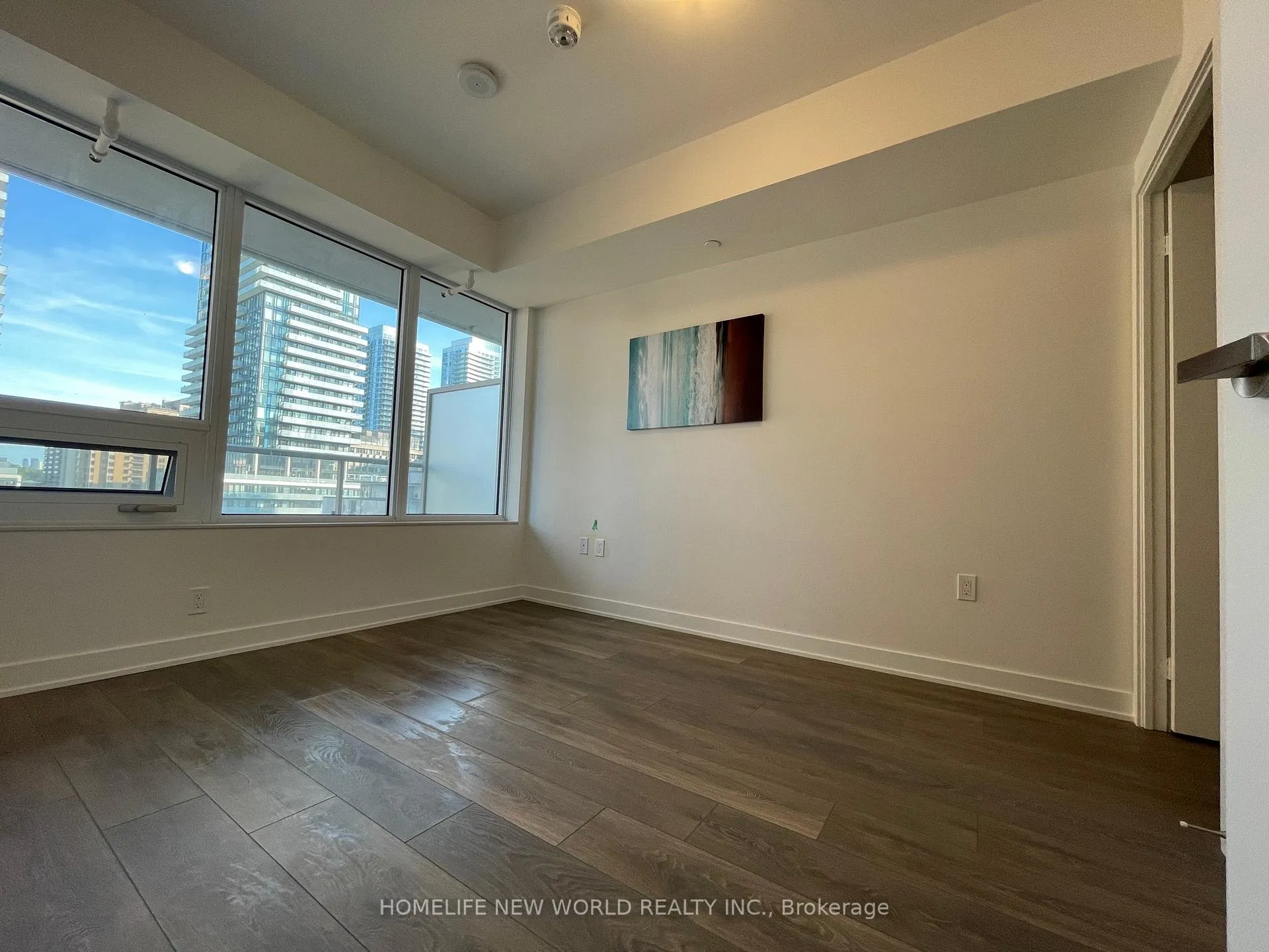 Photo 7 of Unit 709, 195 Redpath Avenue, Toronto, Mount Pleasant West — HOMEH
