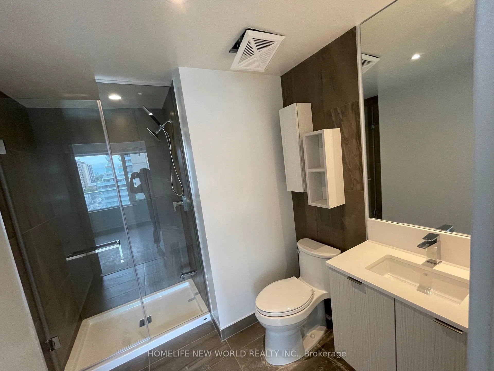 Photo 8 of Unit 709, 195 Redpath Avenue, Toronto, Mount Pleasant West — HOMEH