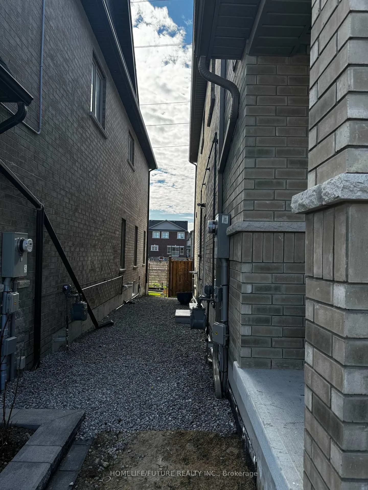 Photo 4 of Unit BSMT, 1121 Cameo Street, Pickering, Rural Pickering — HOMEH