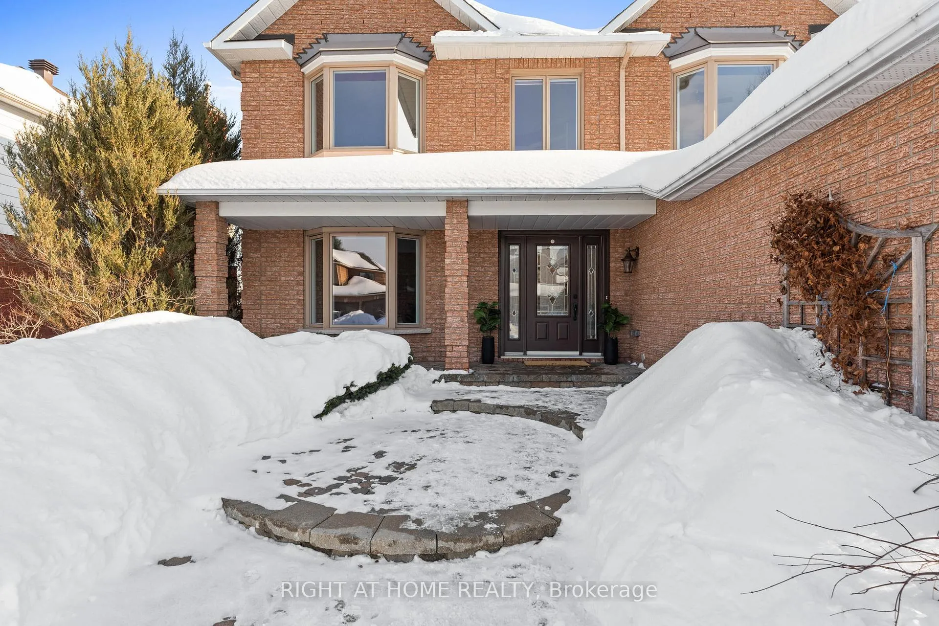 Photo 2 of 21 Slade Crescent, Ottawa, Kanata - Kanata Lakes/Heritage Hills — HOMEH