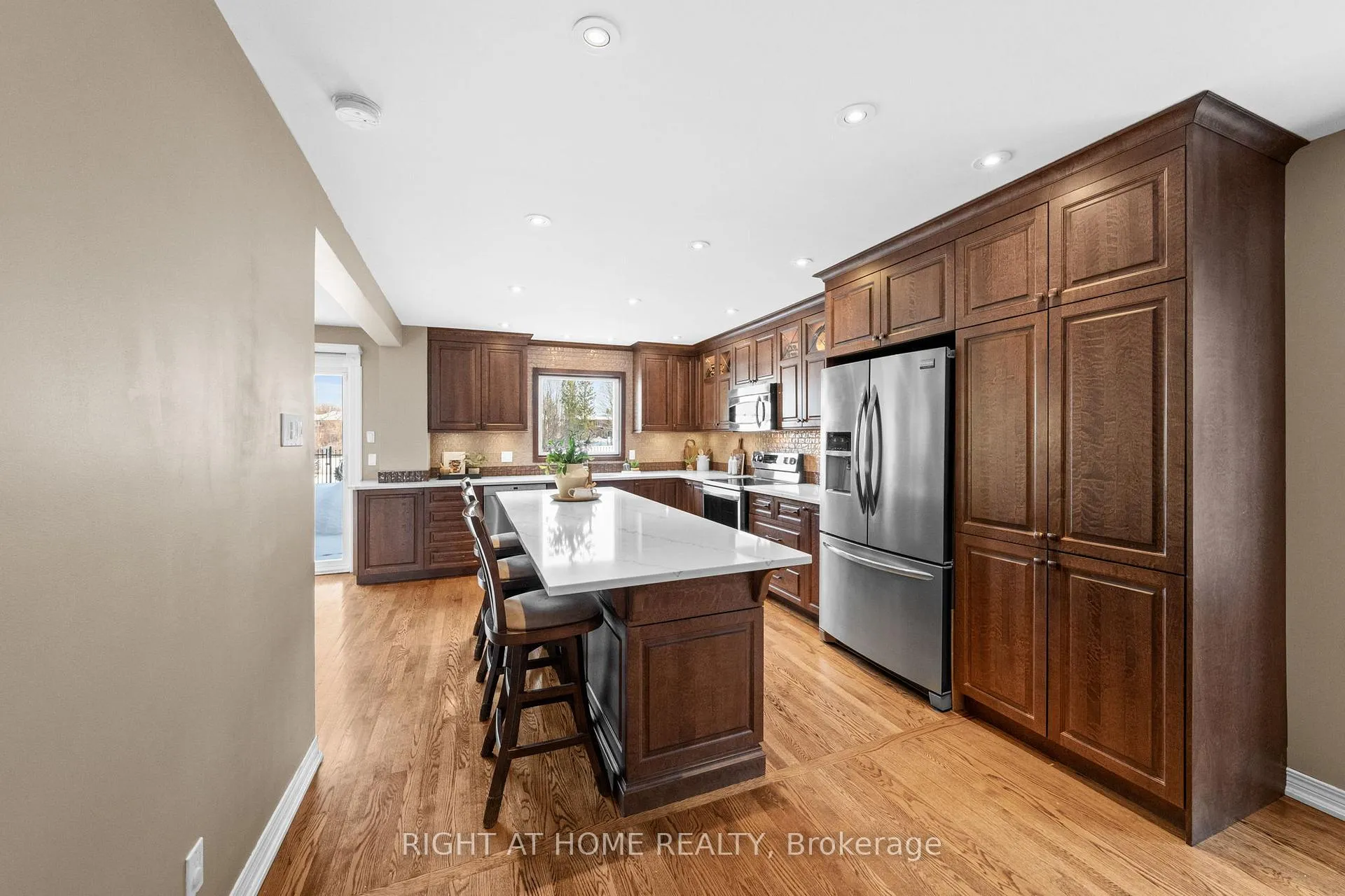 Photo 11 of 21 Slade Crescent, Ottawa, Kanata - Kanata Lakes/Heritage Hills — HOMEH