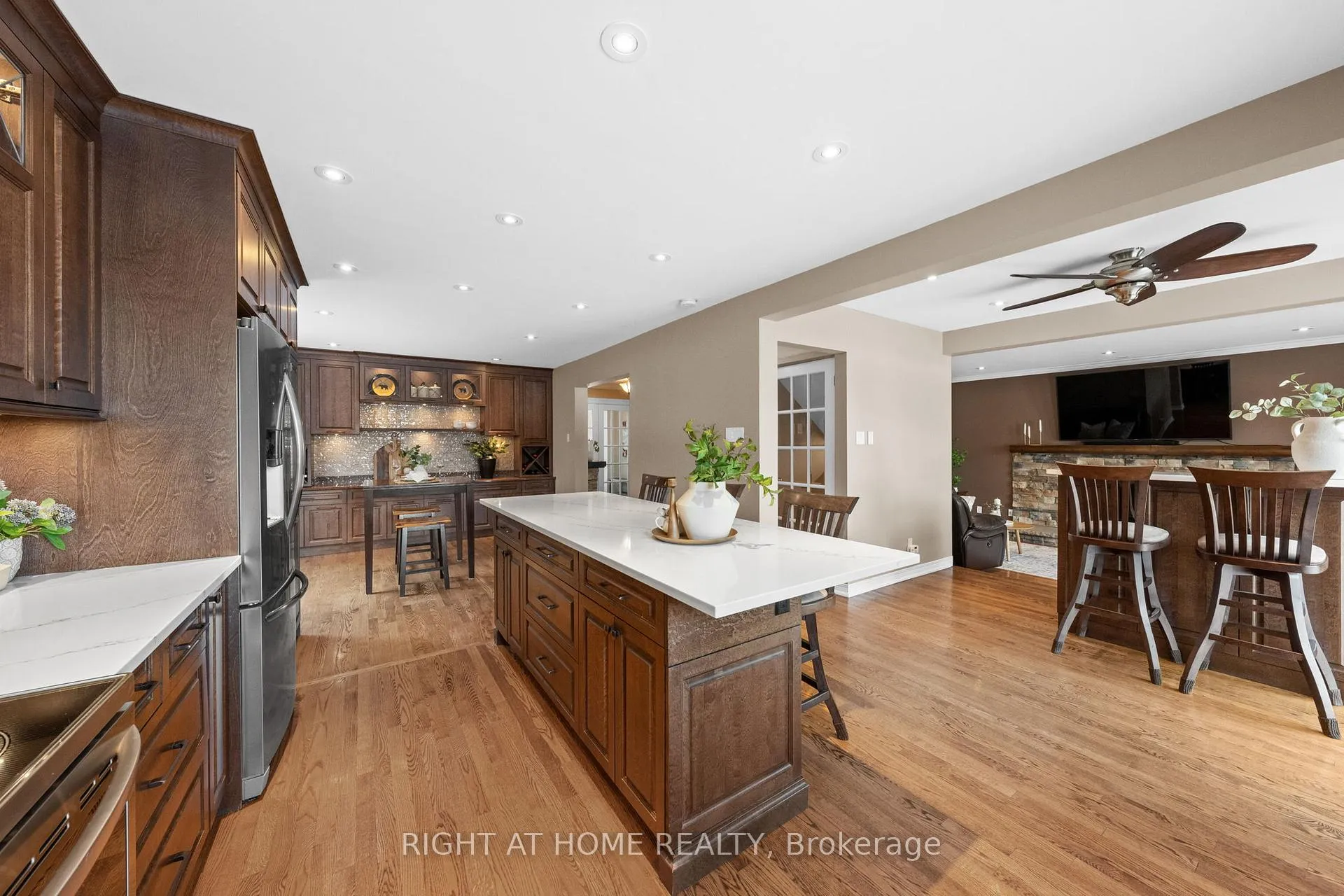 Photo 13 of 21 Slade Crescent, Ottawa, Kanata - Kanata Lakes/Heritage Hills — HOMEH
