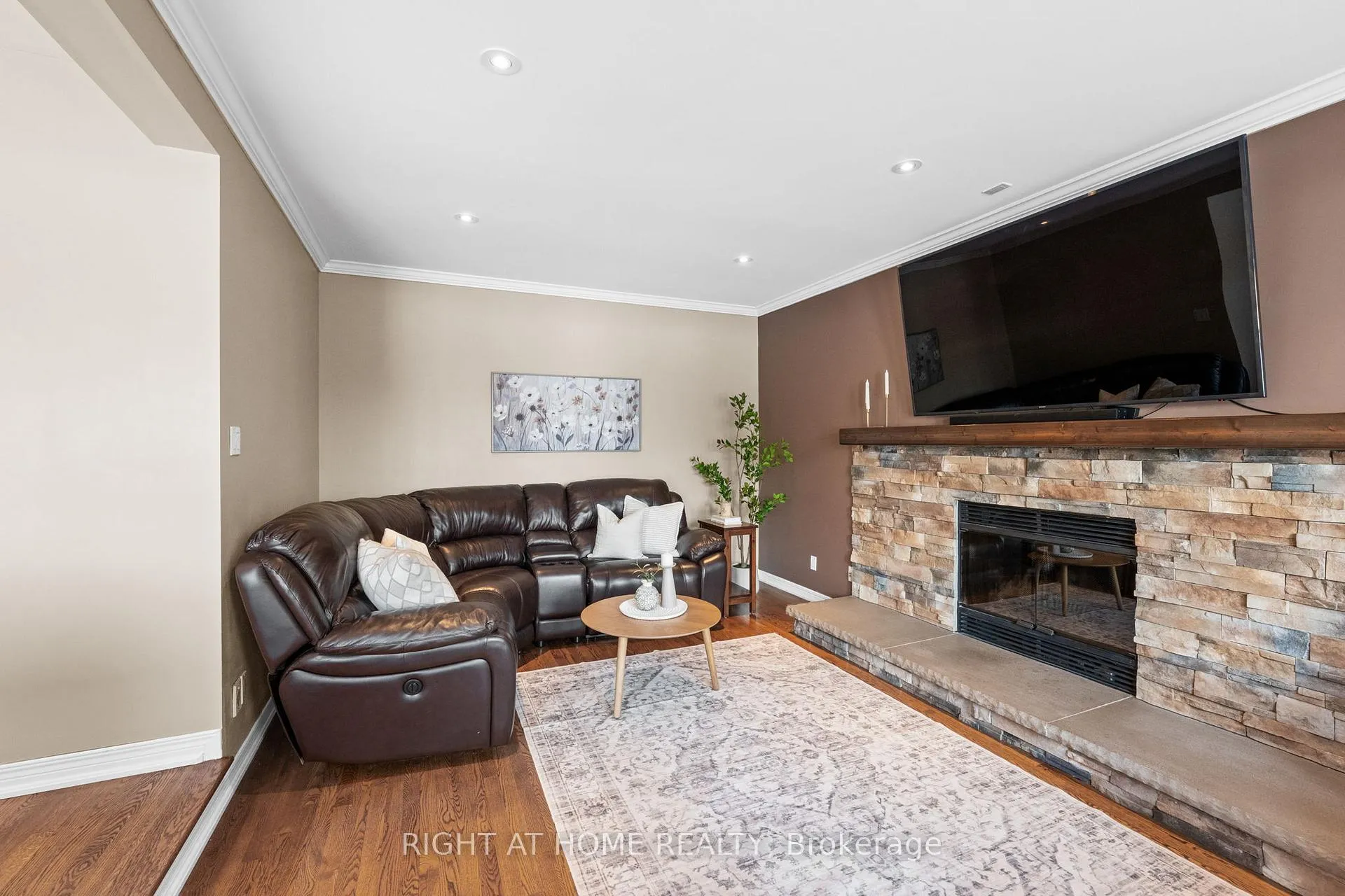 Photo 17 of 21 Slade Crescent, Ottawa, Kanata - Kanata Lakes/Heritage Hills — HOMEH