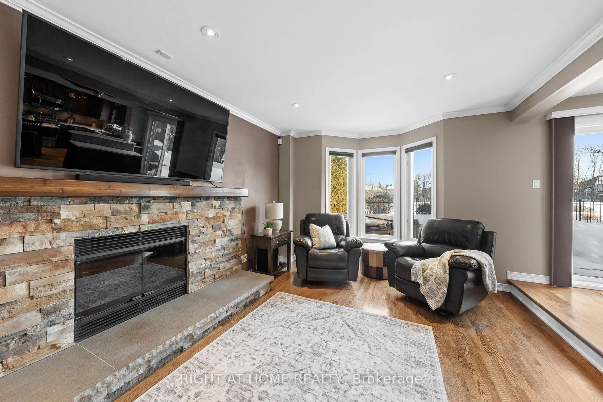 Photo 18 of 21 Slade Crescent, Ottawa, Kanata - Kanata Lakes/Heritage Hills — HOMEH