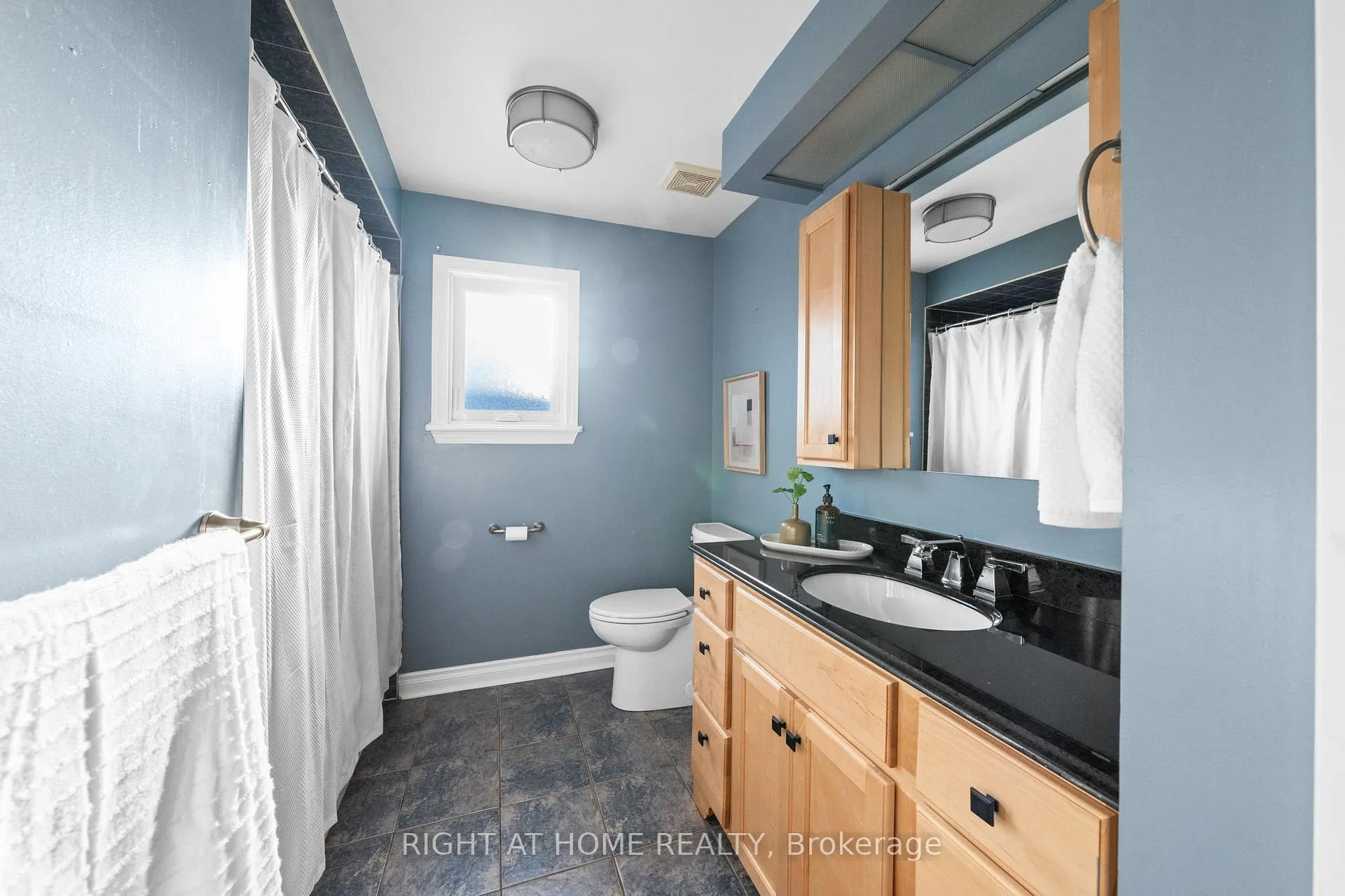 Photo 31 of 21 Slade Crescent, Ottawa, Kanata - Kanata Lakes/Heritage Hills — HOMEH