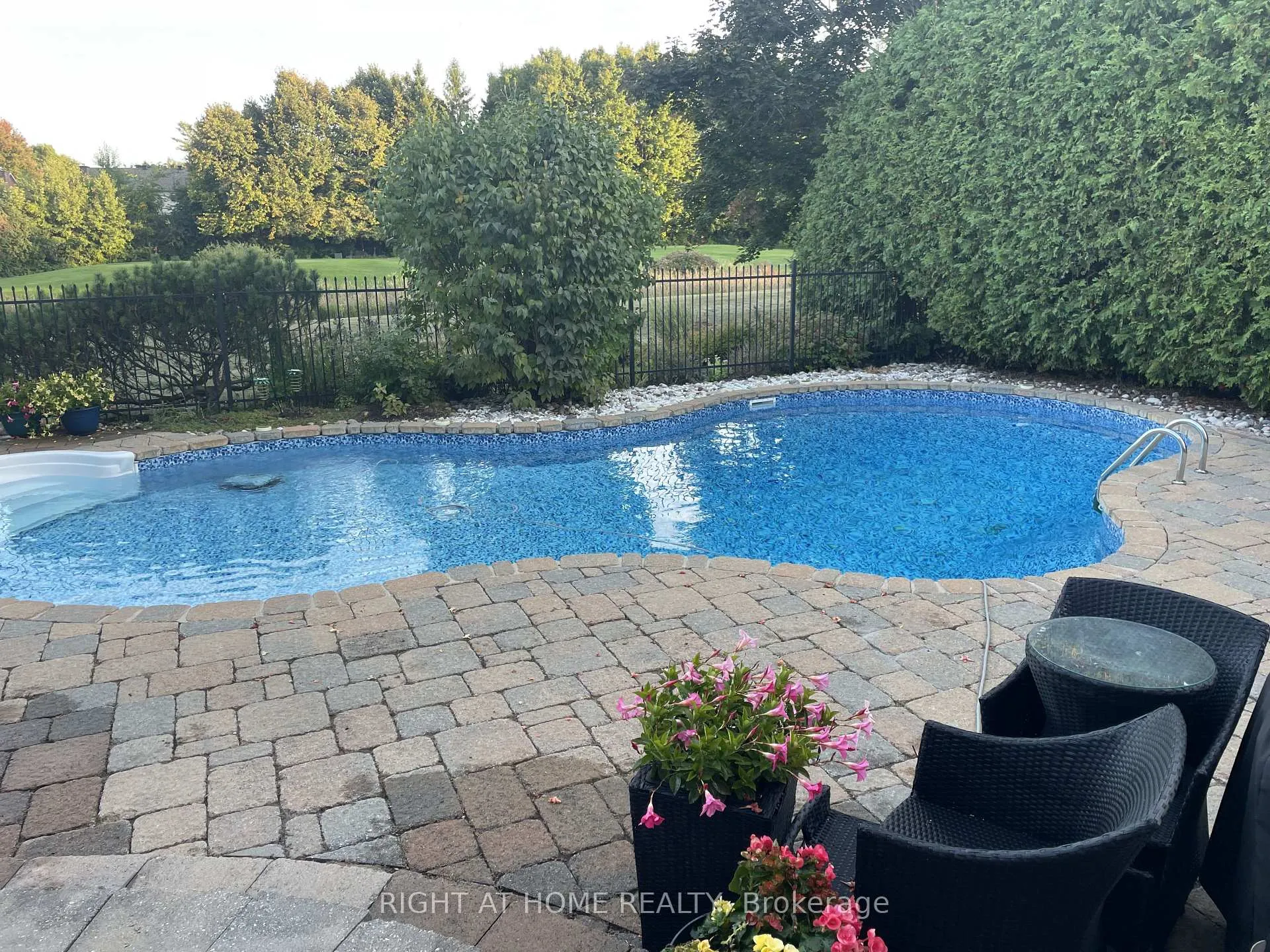 Photo 48 of 21 Slade Crescent, Ottawa, Kanata - Kanata Lakes/Heritage Hills — HOMEH