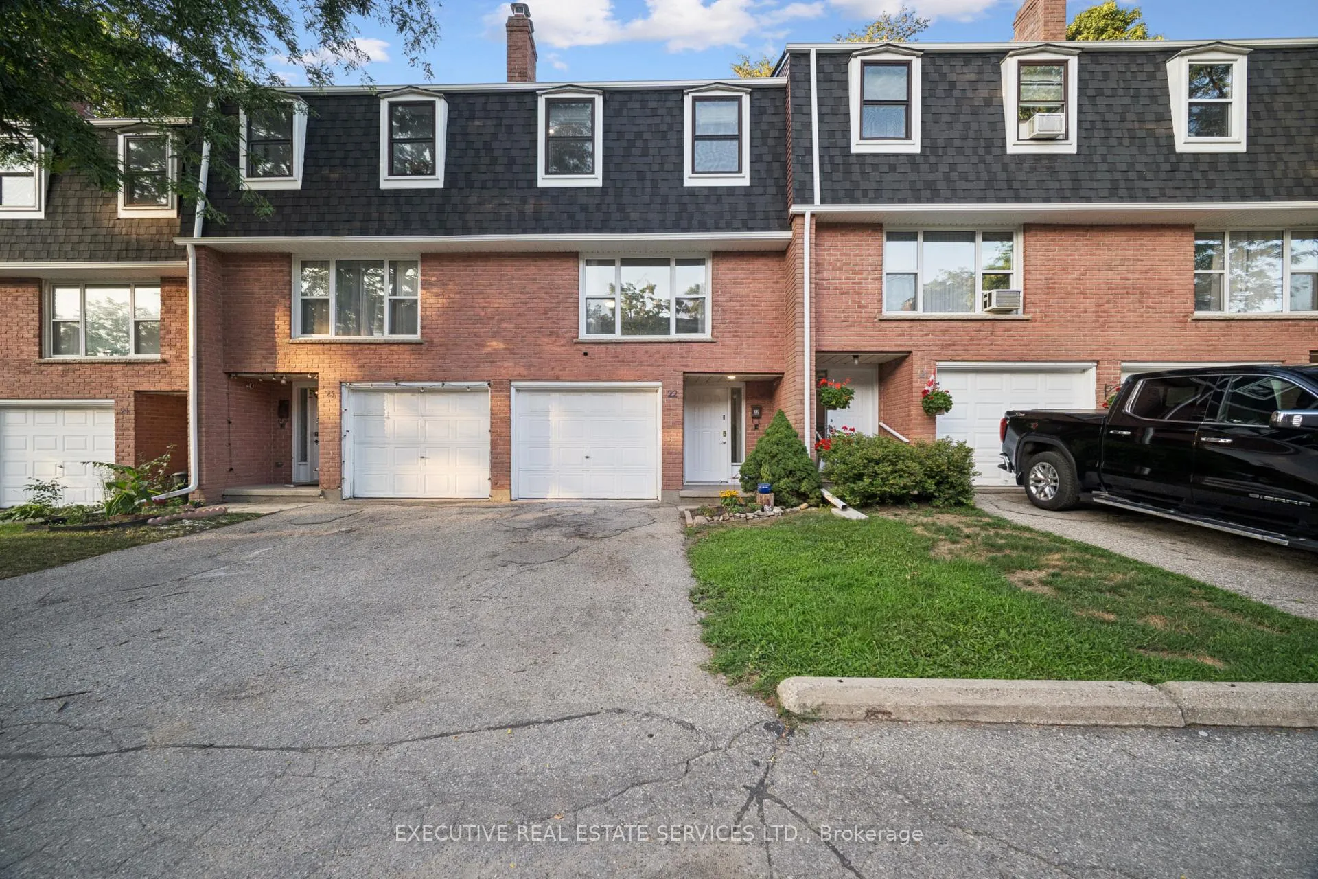 Photo 1 of Unit 22, 100 Bluevale Street N, Waterloo — HOMEH