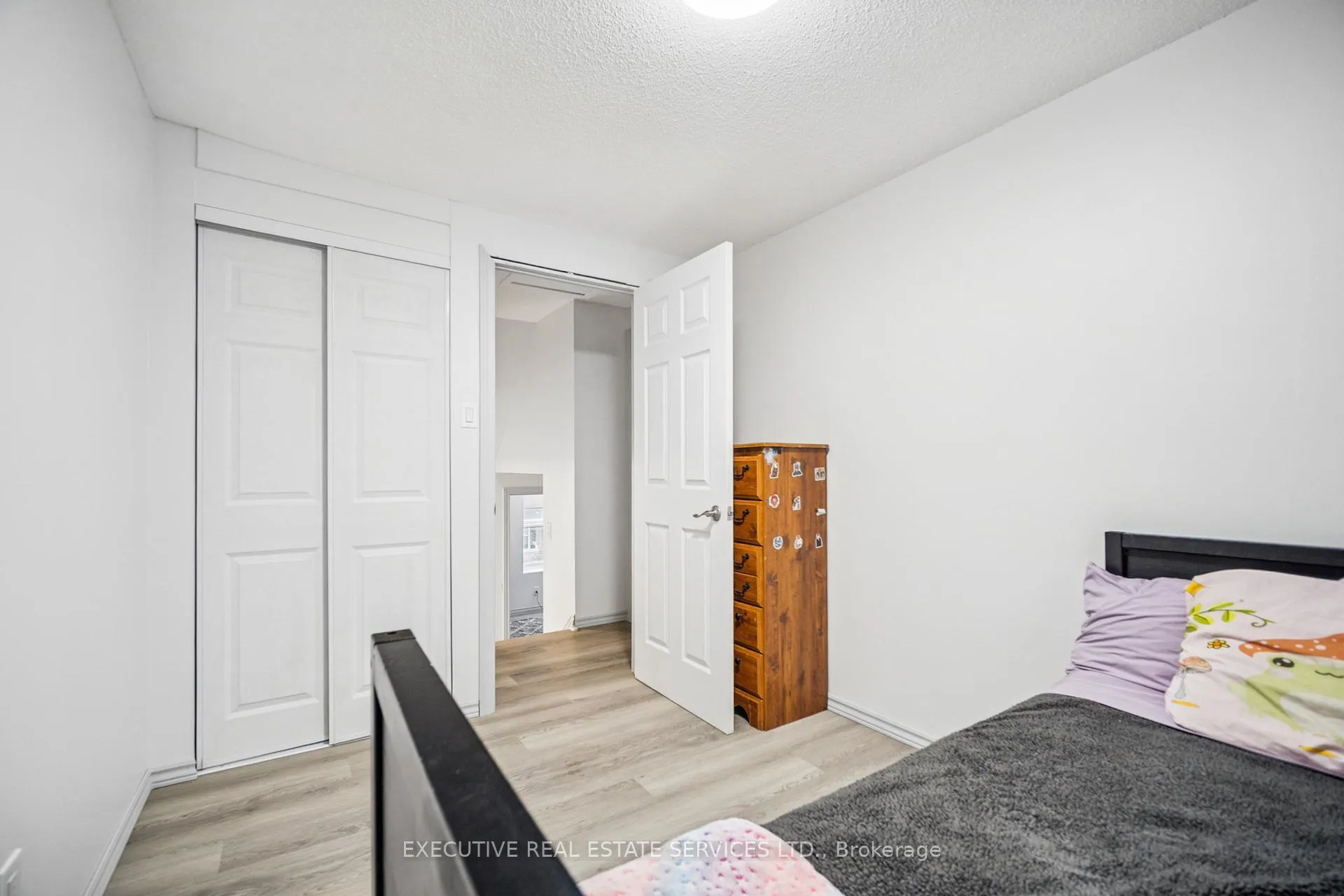 Photo 8 of Unit 22, 100 Bluevale Street N, Waterloo — HOMEH