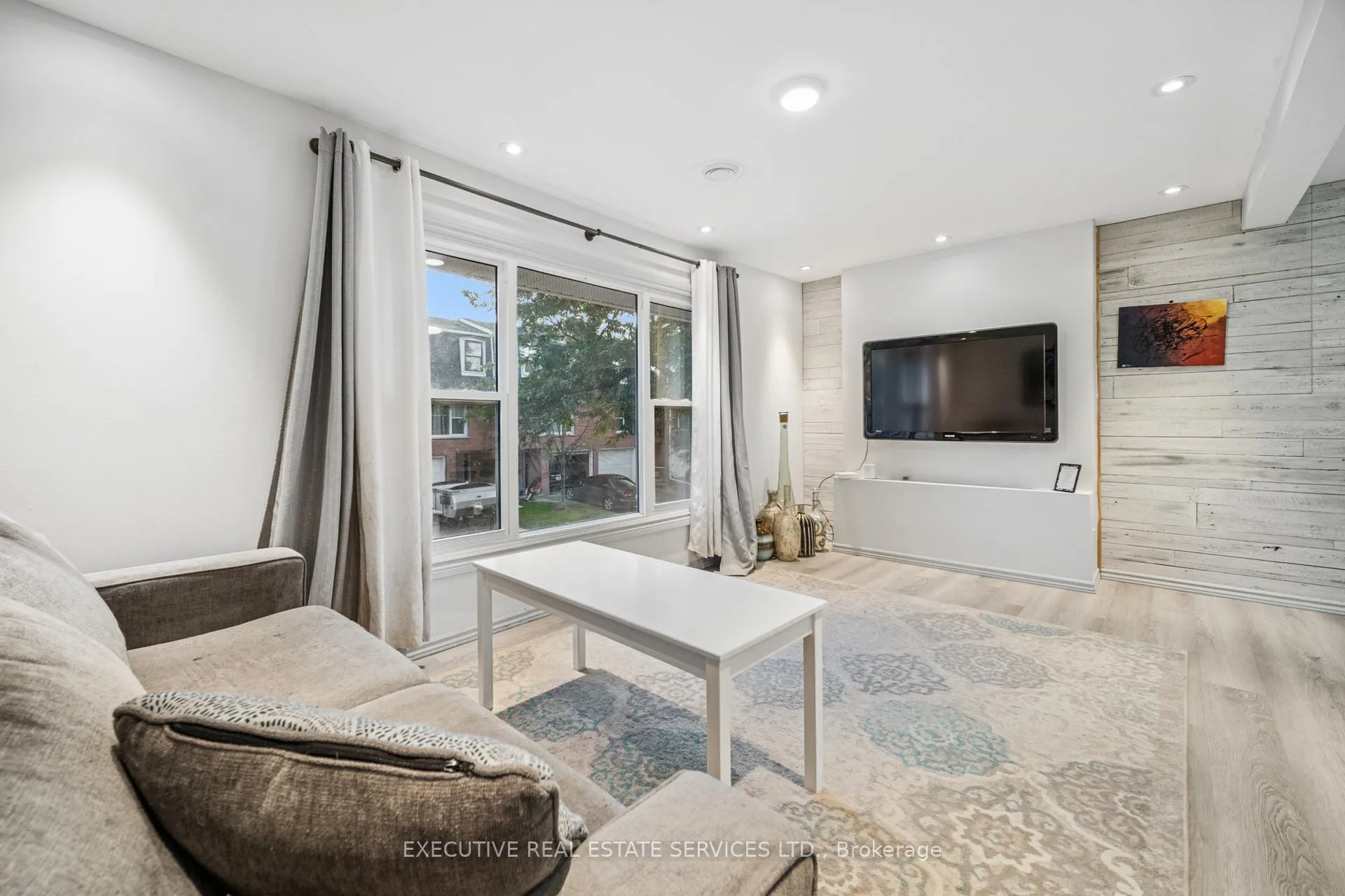 Photo 23 of Unit 22, 100 Bluevale Street N, Waterloo — HOMEH