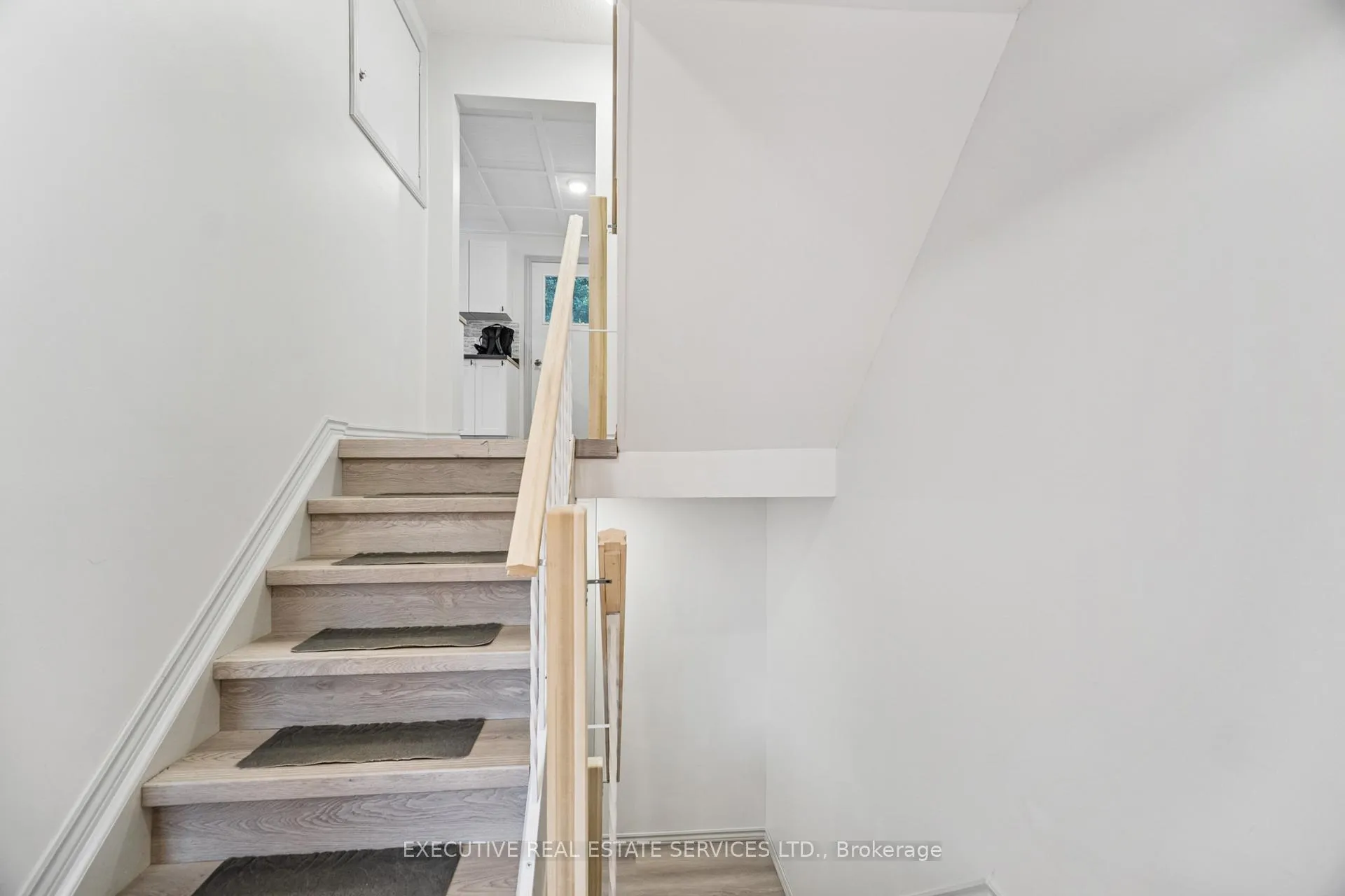 Photo 26 of Unit 22, 100 Bluevale Street N, Waterloo — HOMEH