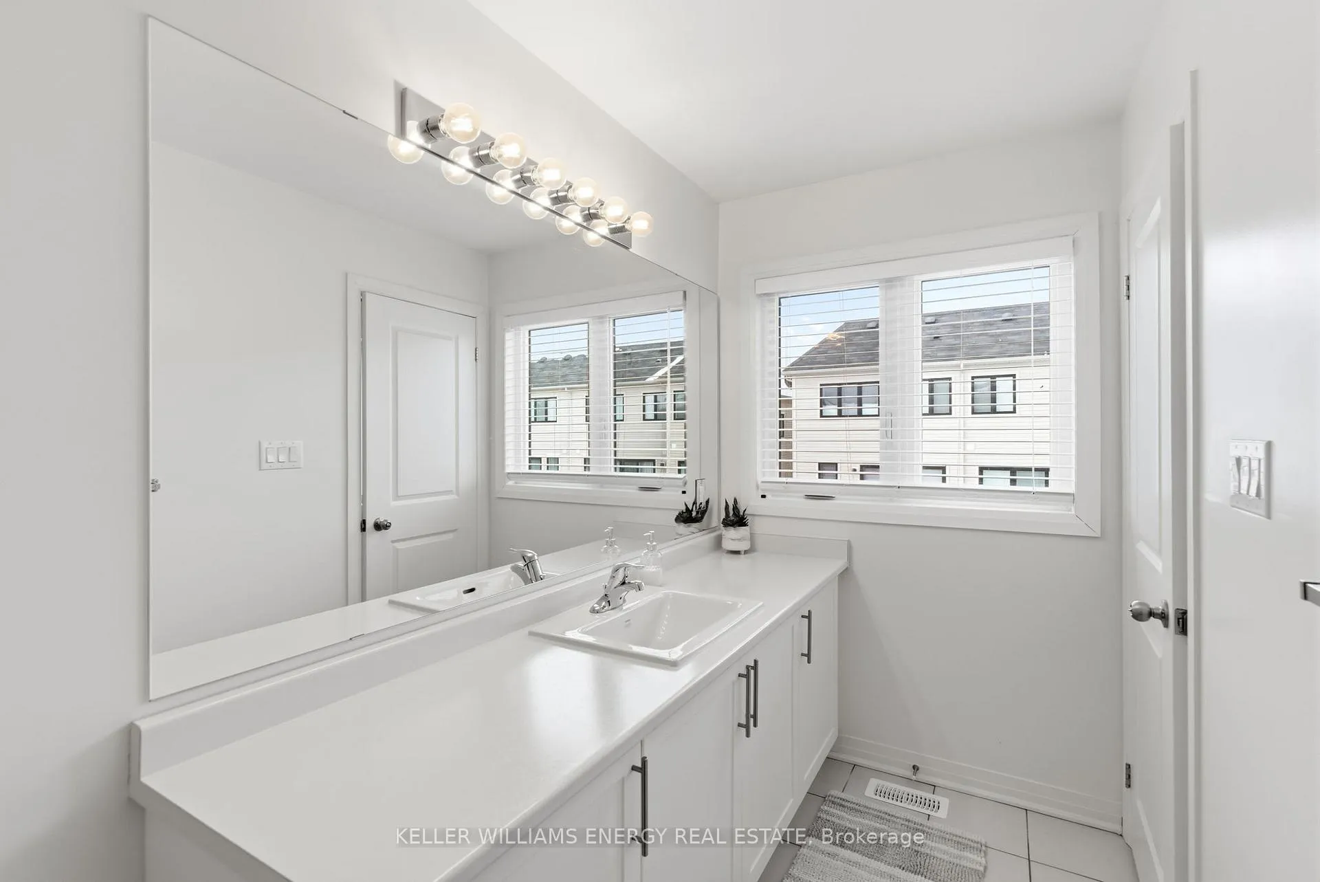 Photo 20 of 133 Sailors Landing, Clarington, Bowmanville — HOMEH