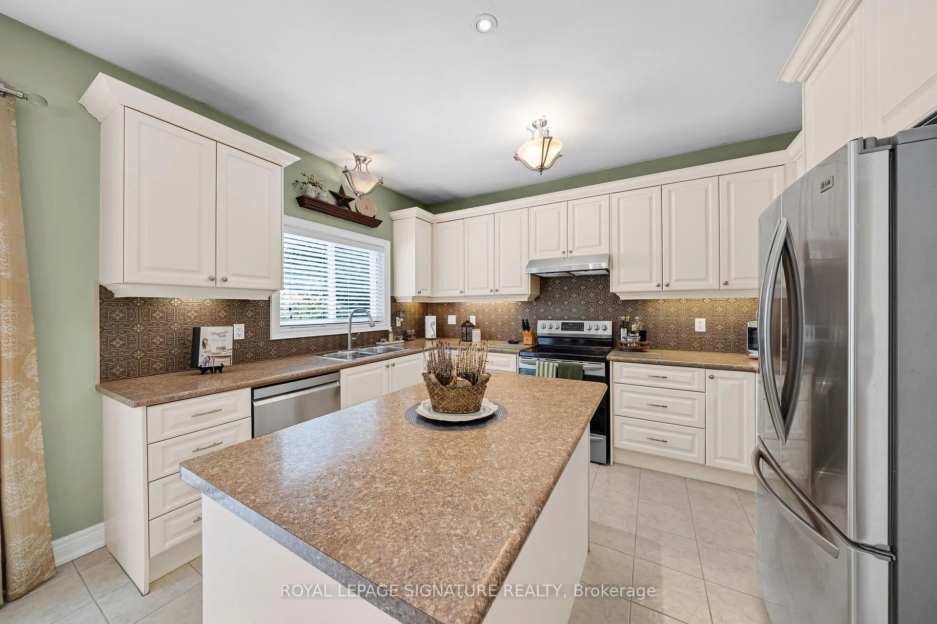 Photo 17 of 473A Oakwood Drive, Pickering, Rosebank — HOMEH