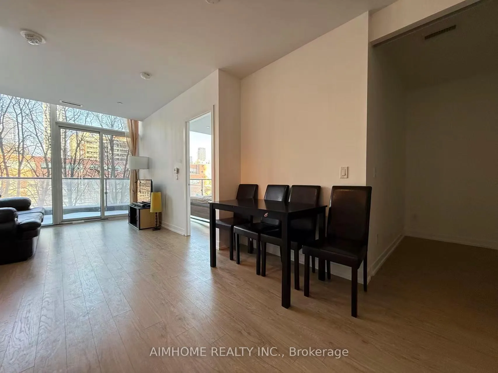Photo 4 of Unit 305, 85 Wood Street, Toronto, Church-Yonge Corridor — HOMEH