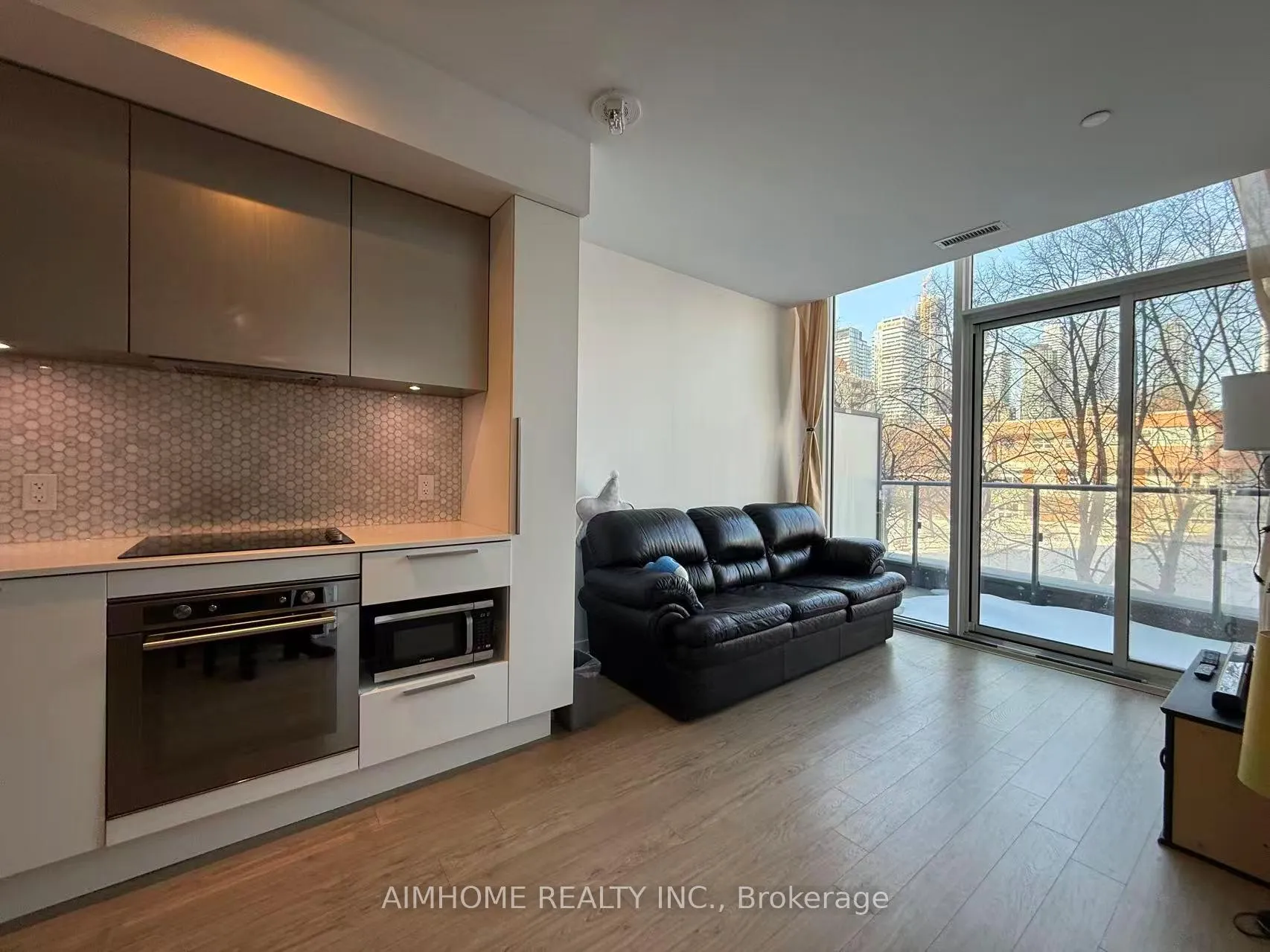 Photo 6 of Unit 305, 85 Wood Street, Toronto, Church-Yonge Corridor — HOMEH