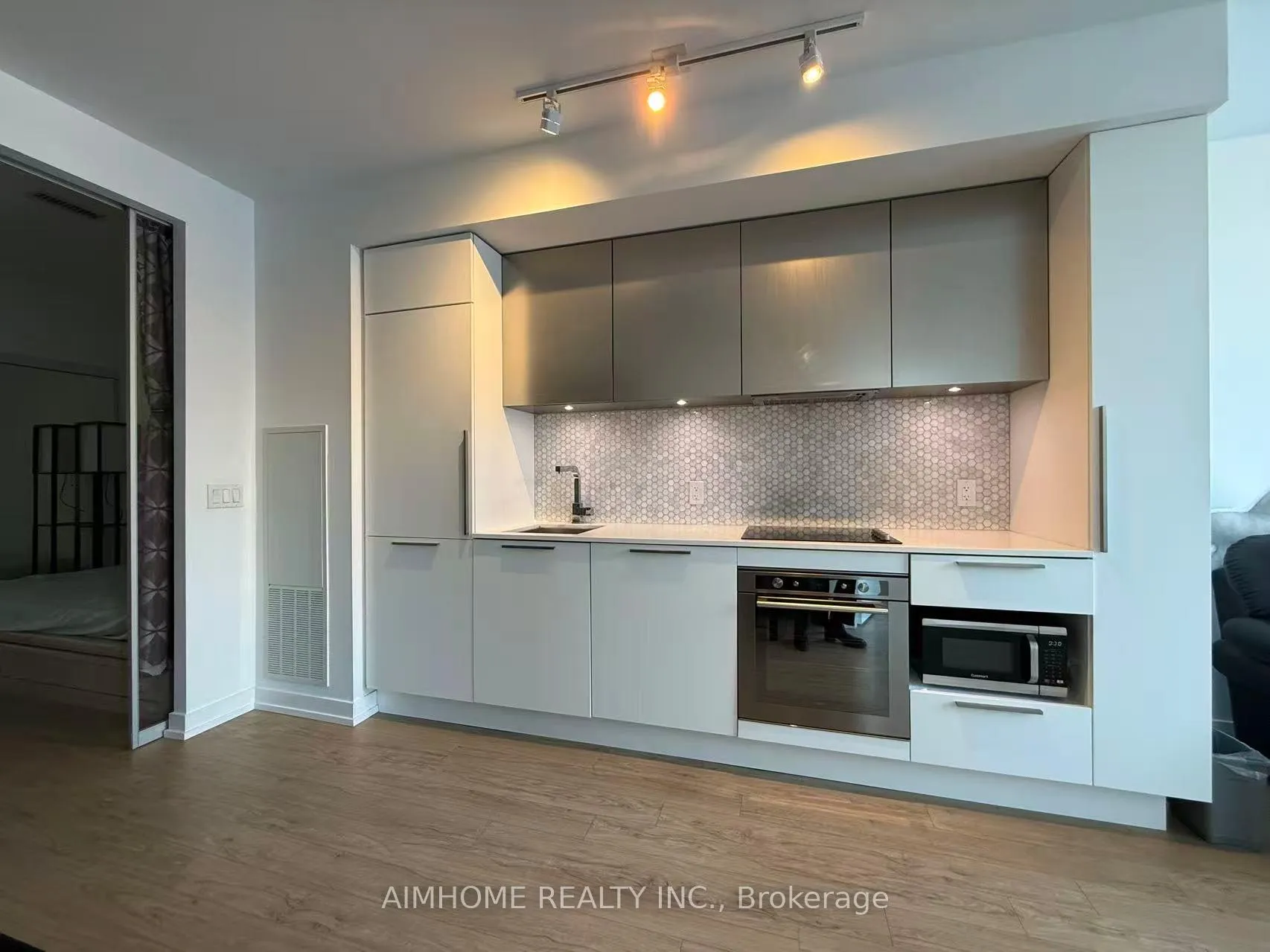 Photo 7 of Unit 305, 85 Wood Street, Toronto, Church-Yonge Corridor — HOMEH