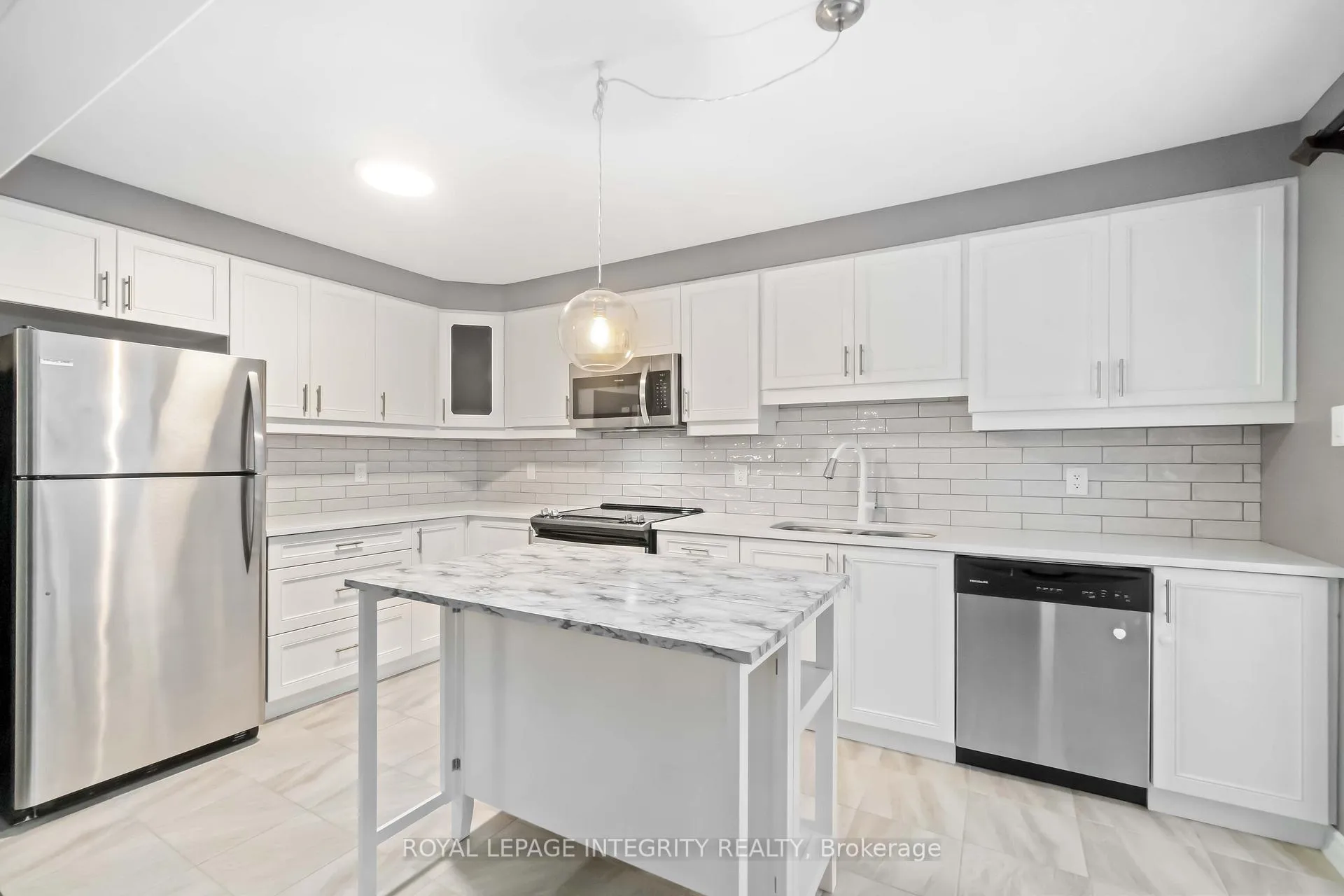 Photo 9 of 271 Willow Aster Circle, Ottawa, Avalon West — HOMEH