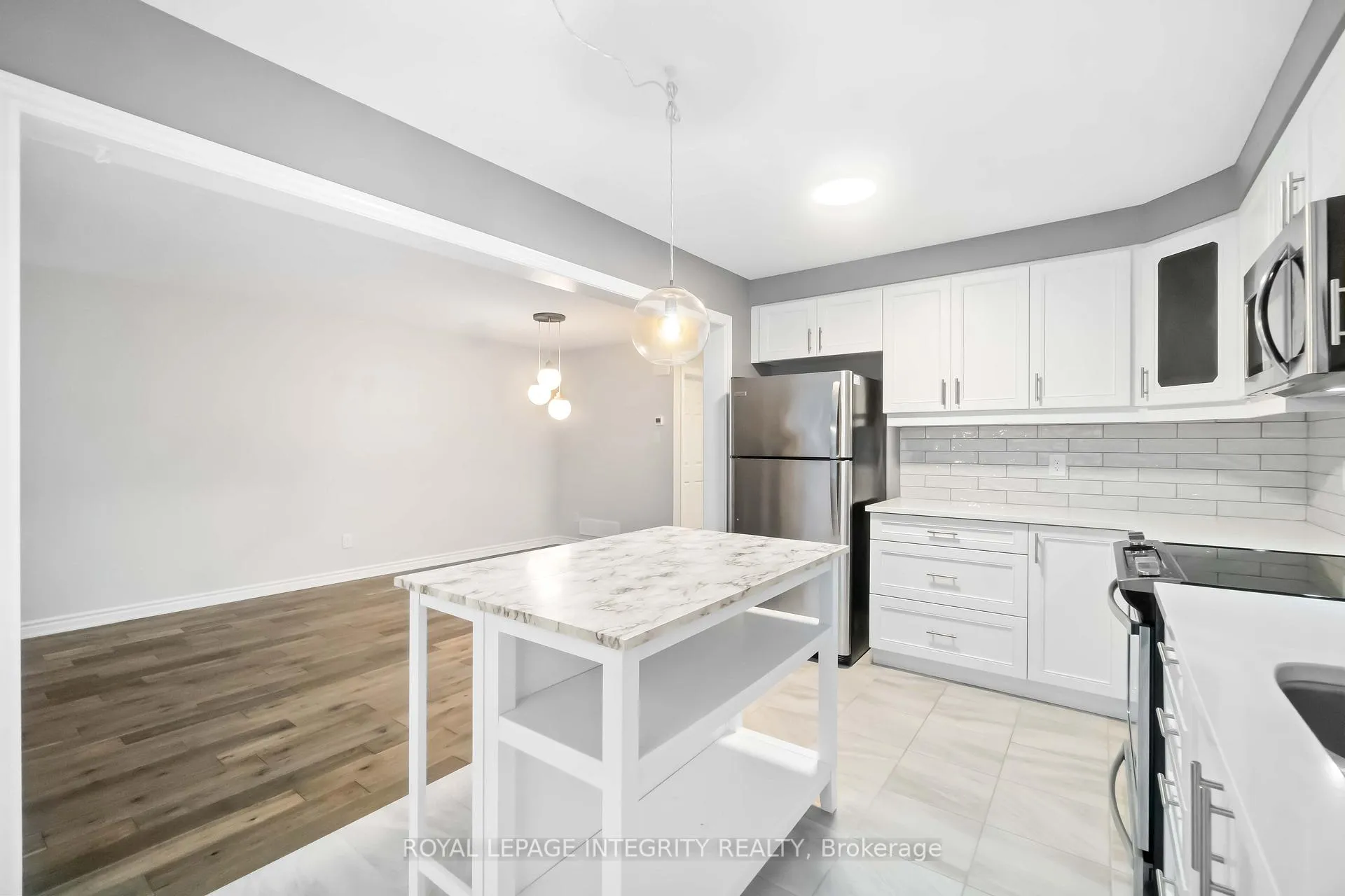 Photo 11 of 271 Willow Aster Circle, Ottawa, Avalon West — HOMEH