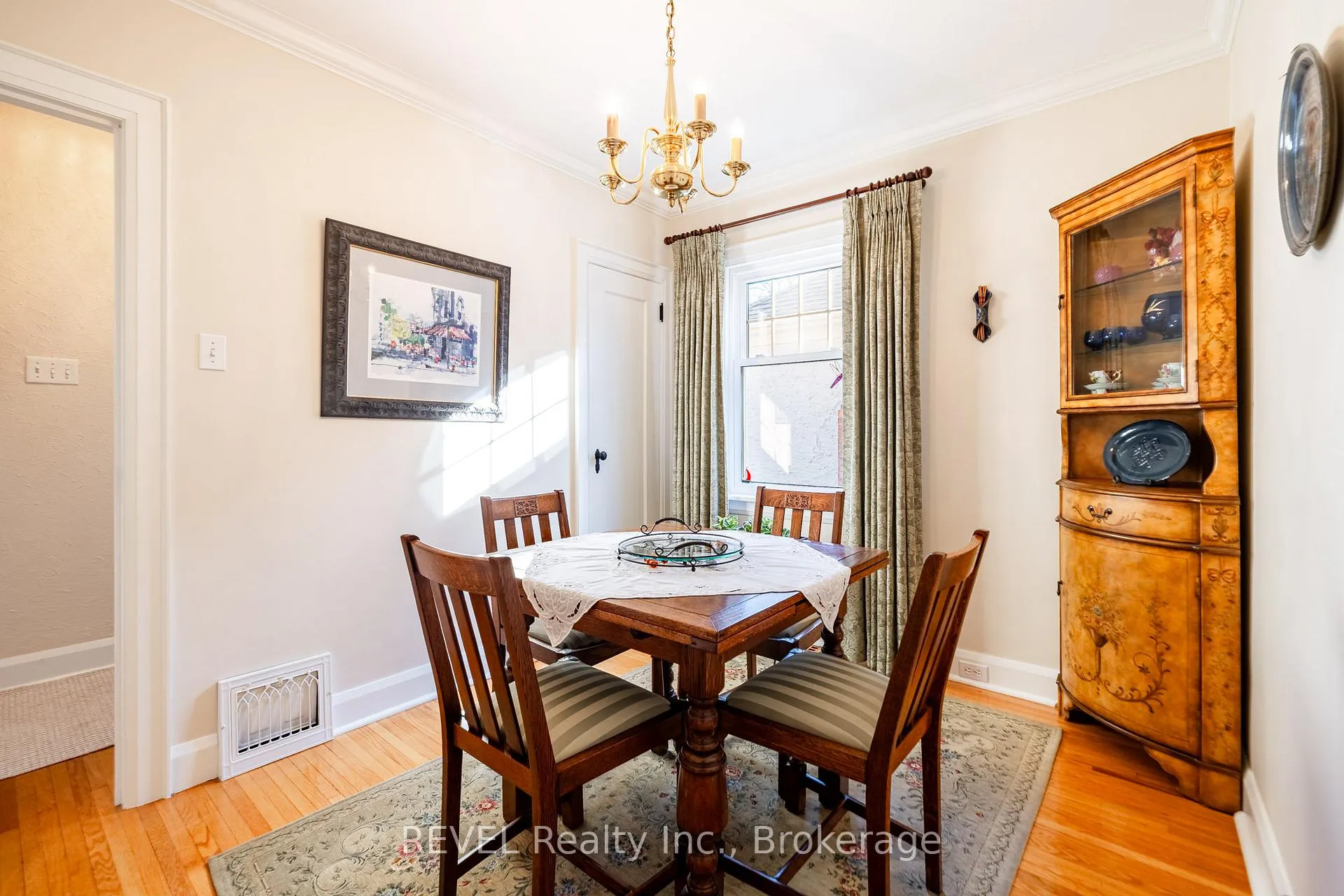 Photo 10 of 14 Junkin Street, St. Catharines, Downtown — HOMEH