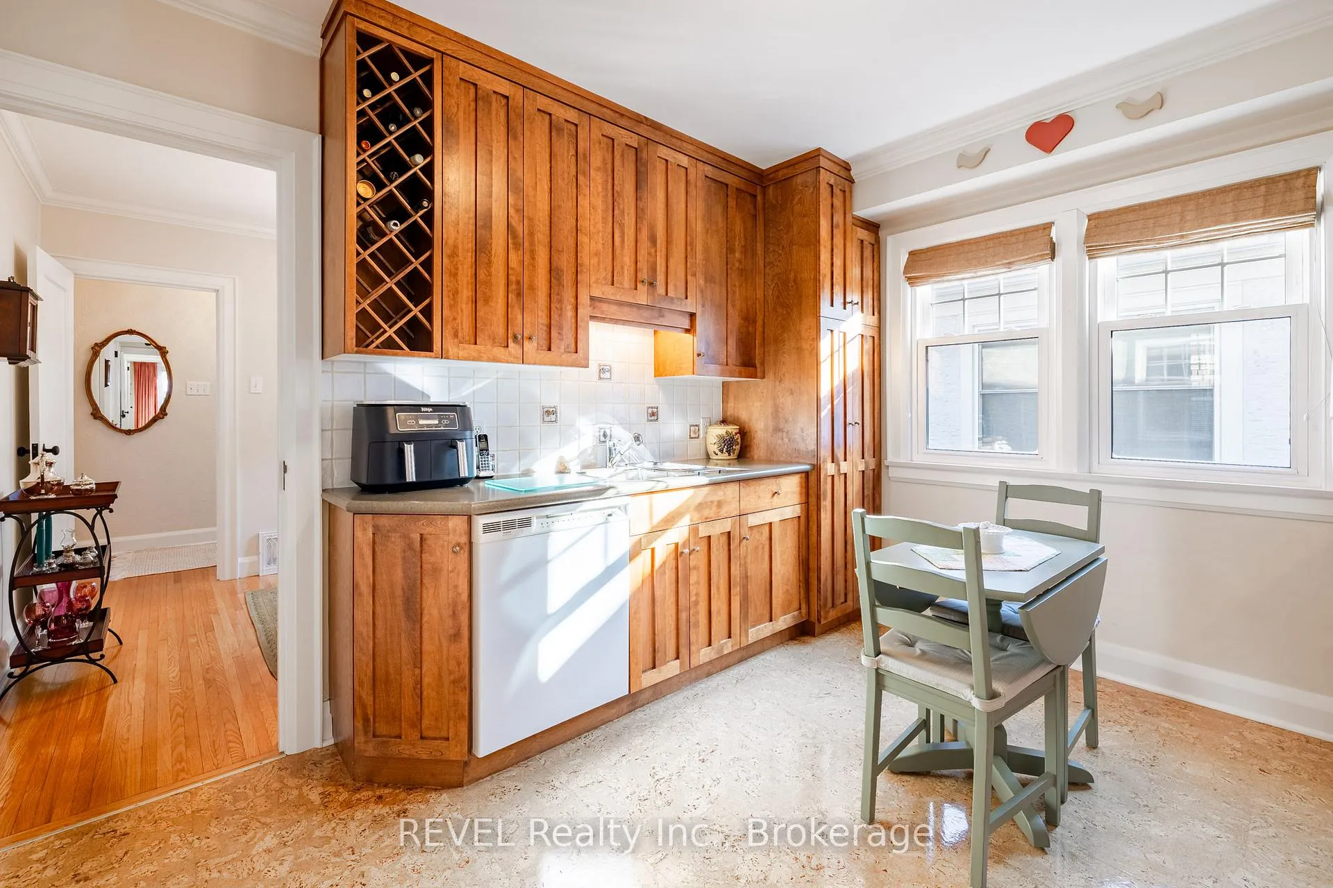 Photo 11 of 14 Junkin Street, St. Catharines, Downtown — HOMEH