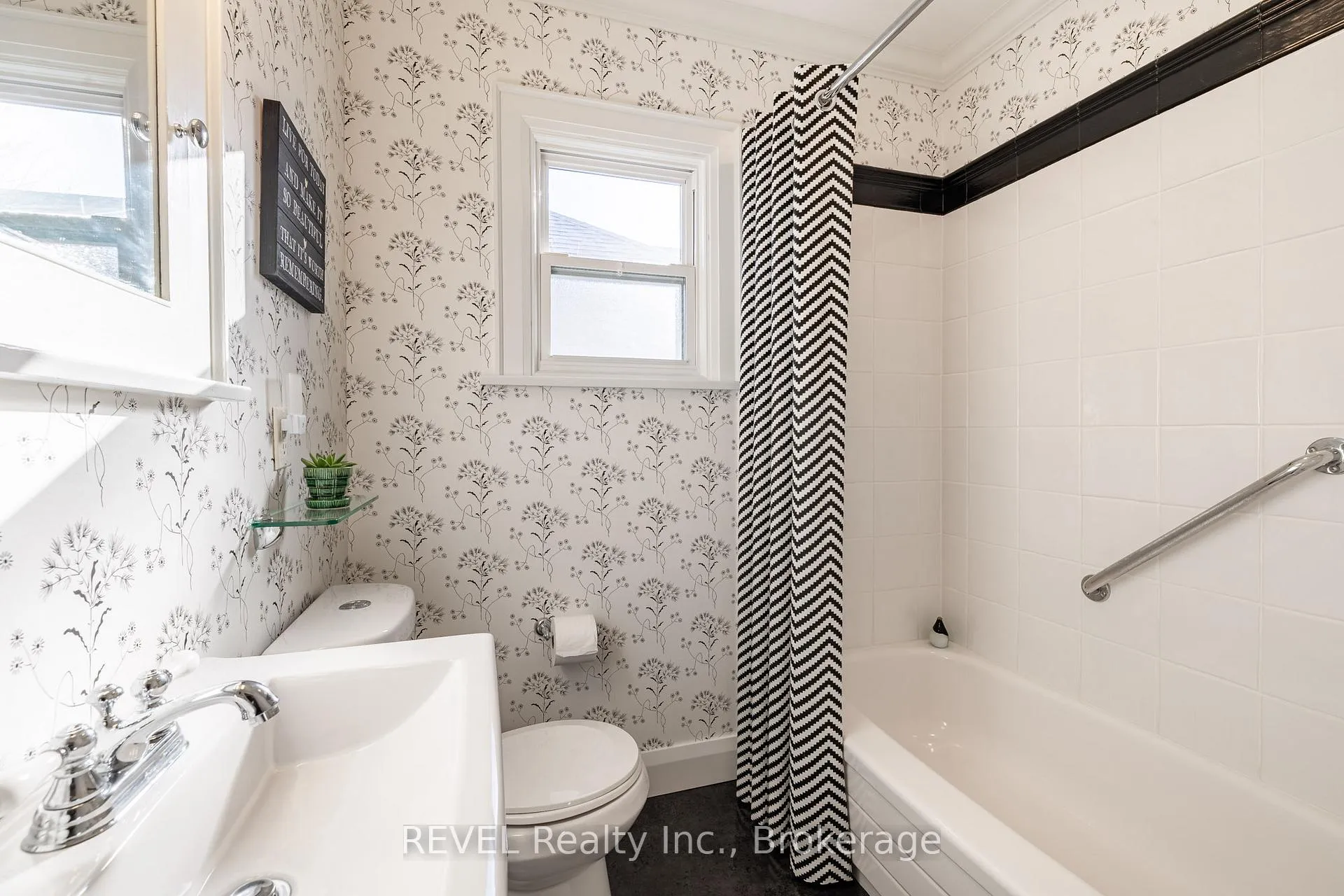 Photo 16 of 14 Junkin Street, St. Catharines, Downtown — HOMEH