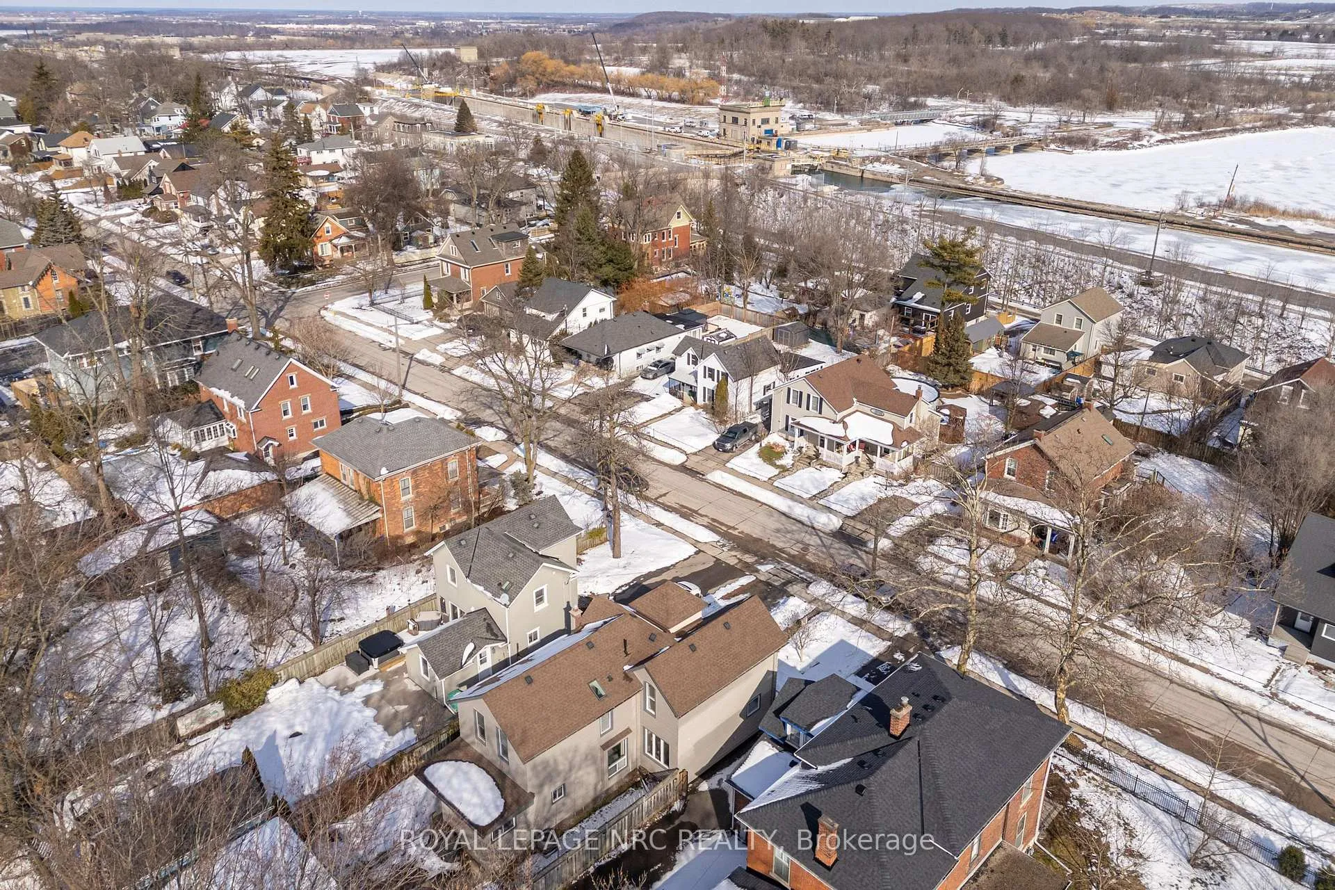 Photo 32 of 49 Welland Street S, Thorold, Thorold Downtown — HOMEH