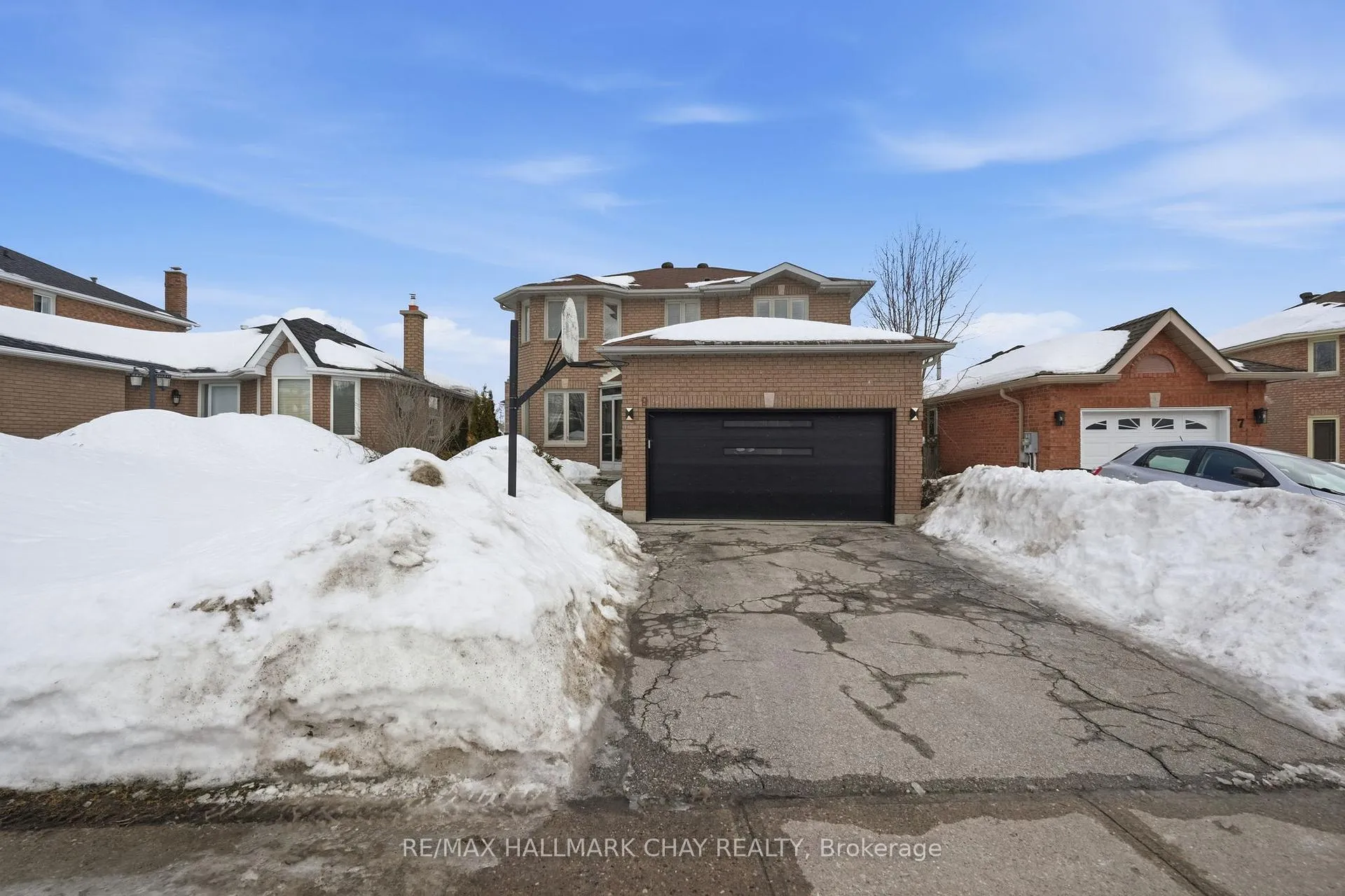 Photo 1 of 9 Grasett Crescent, Barrie, West Bayfield — HOMEH